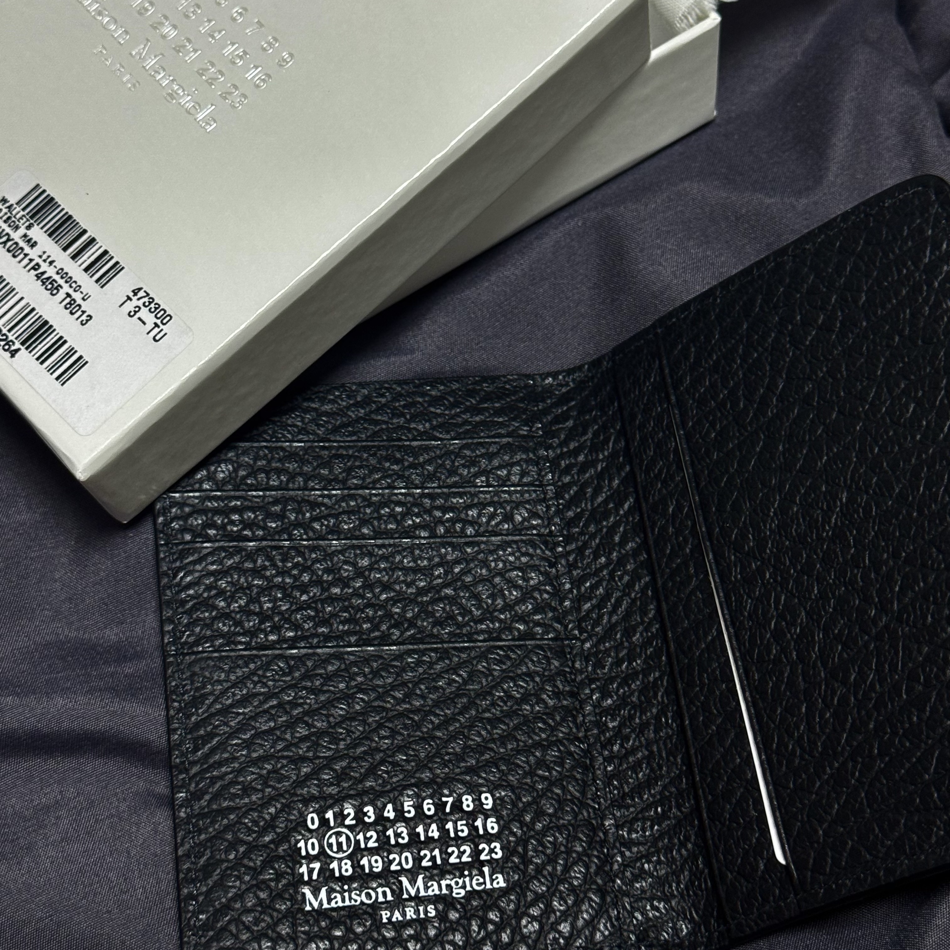 Maison Margiela Bovine Leather Card Holder Black 착용 스타일