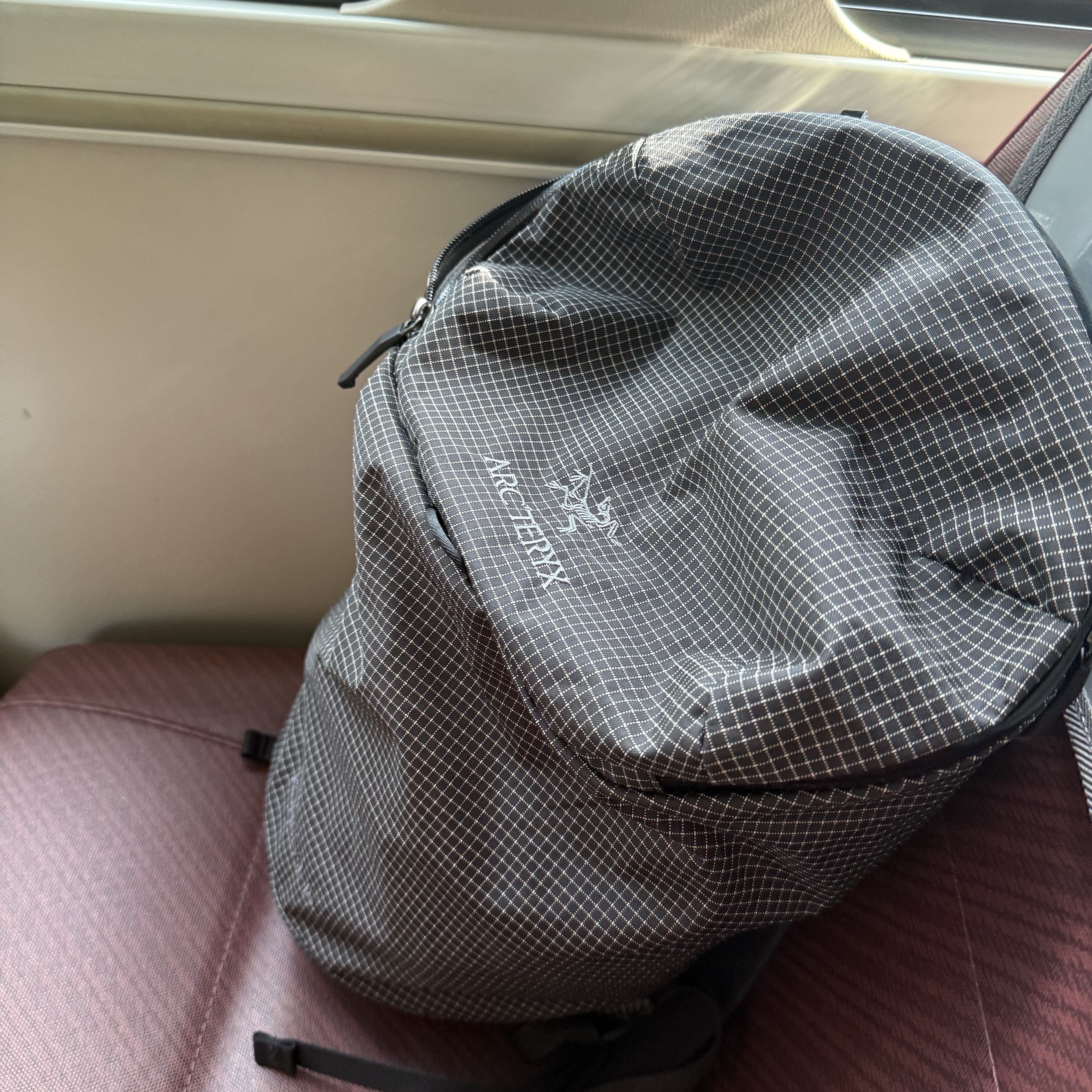 Arc'teryx Konseal 15 Backpack Black 착용 스타일