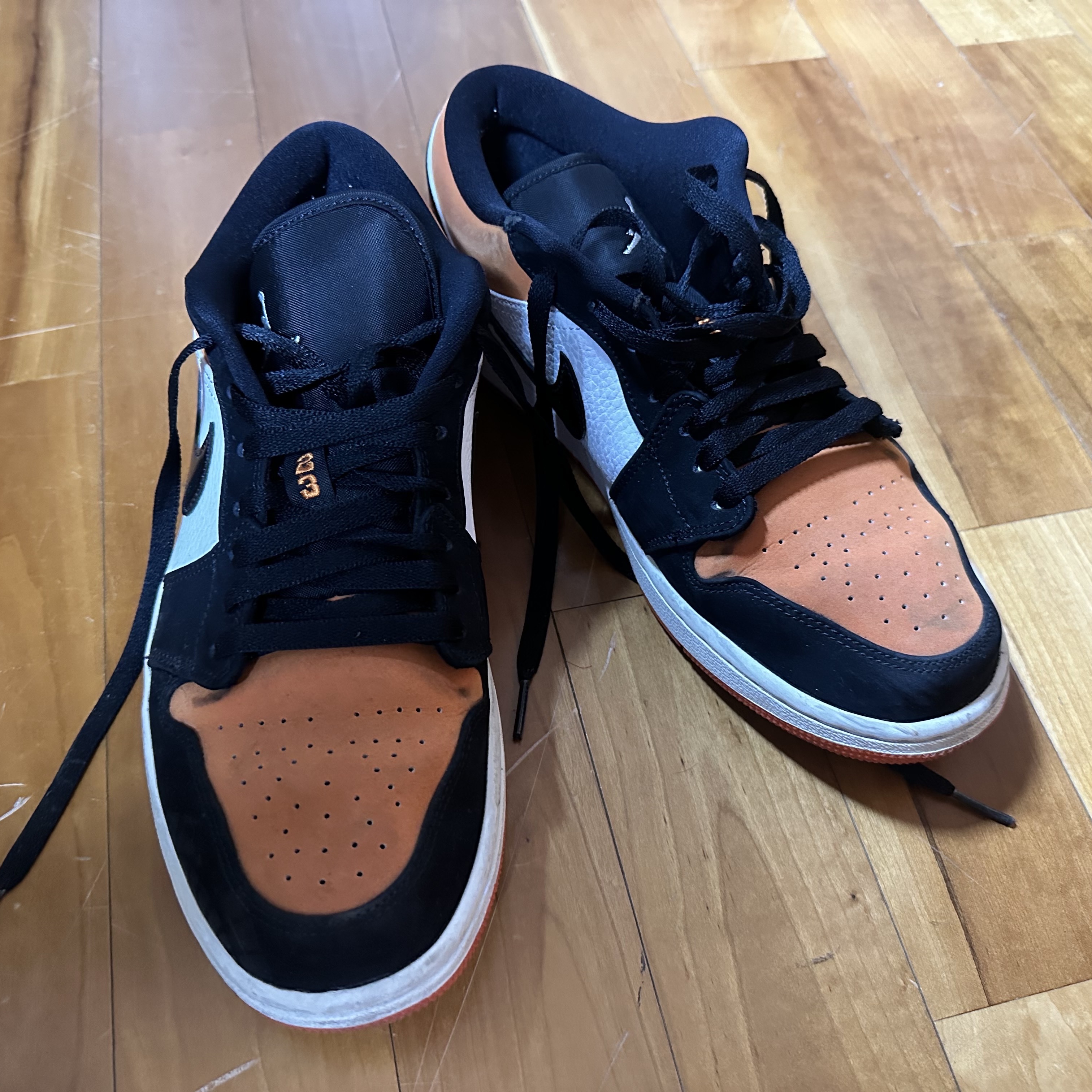 Jordan 1 Low Shattered Backboard 착용 스타일