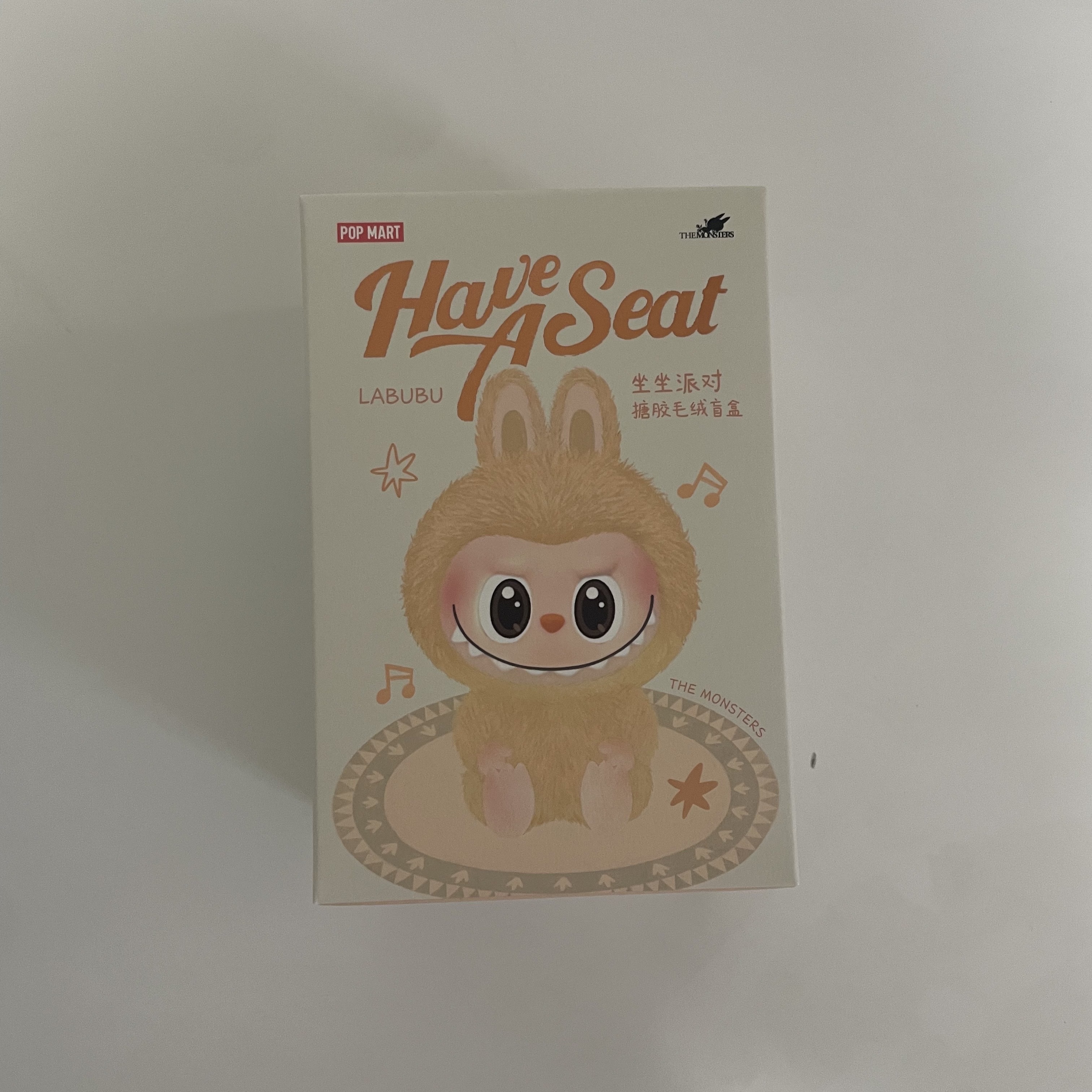 Pop Mart Labubu Let's Play Together Doll Series Sealed Case (1 Blind Box) 착용 스타일