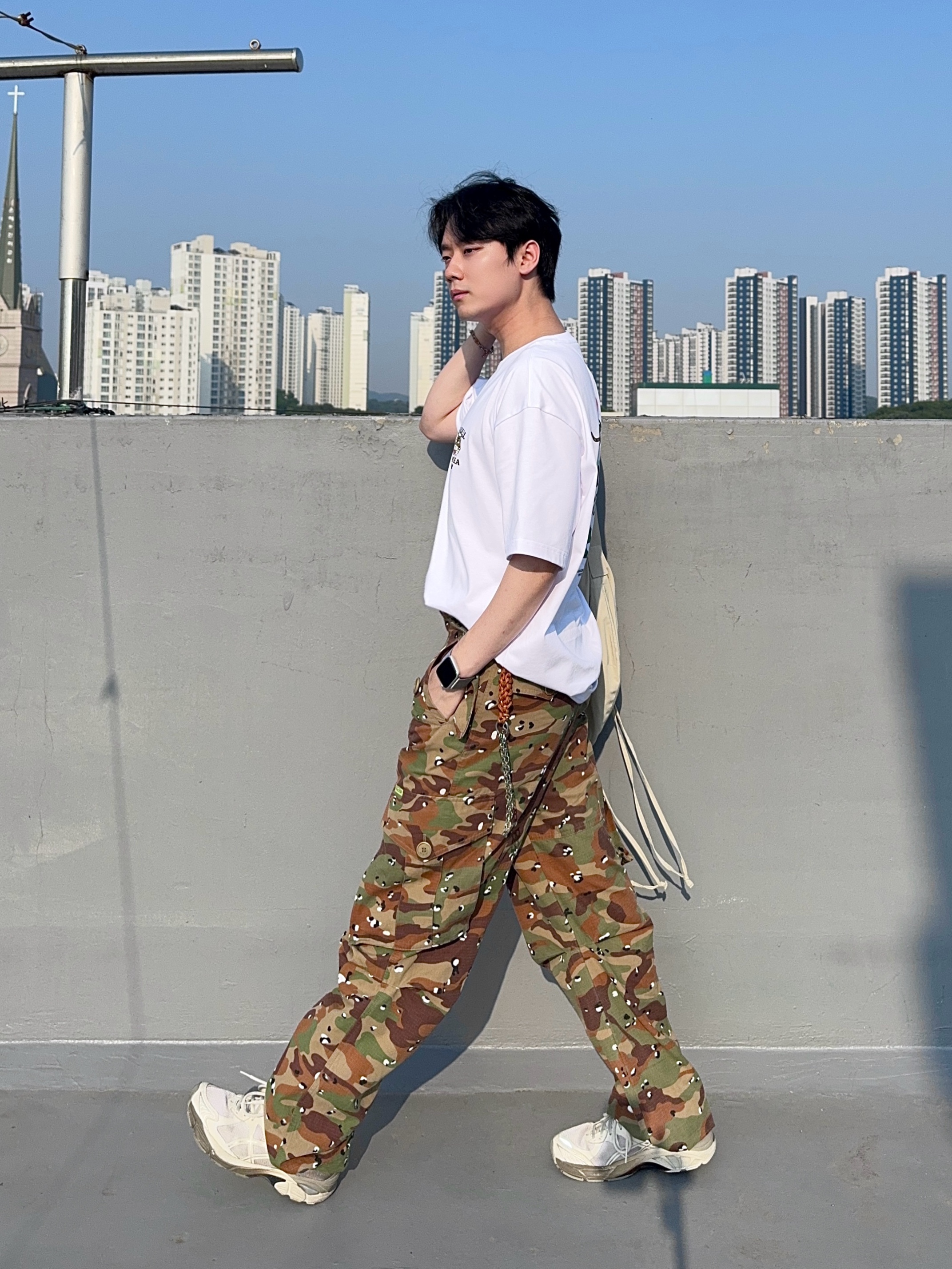 New Balance Seoul Tiger Semi Over Fit T-Shirt White, Asics x Dime GT-2160 Arctic Wolf London Fog 착용 스타일 - 6