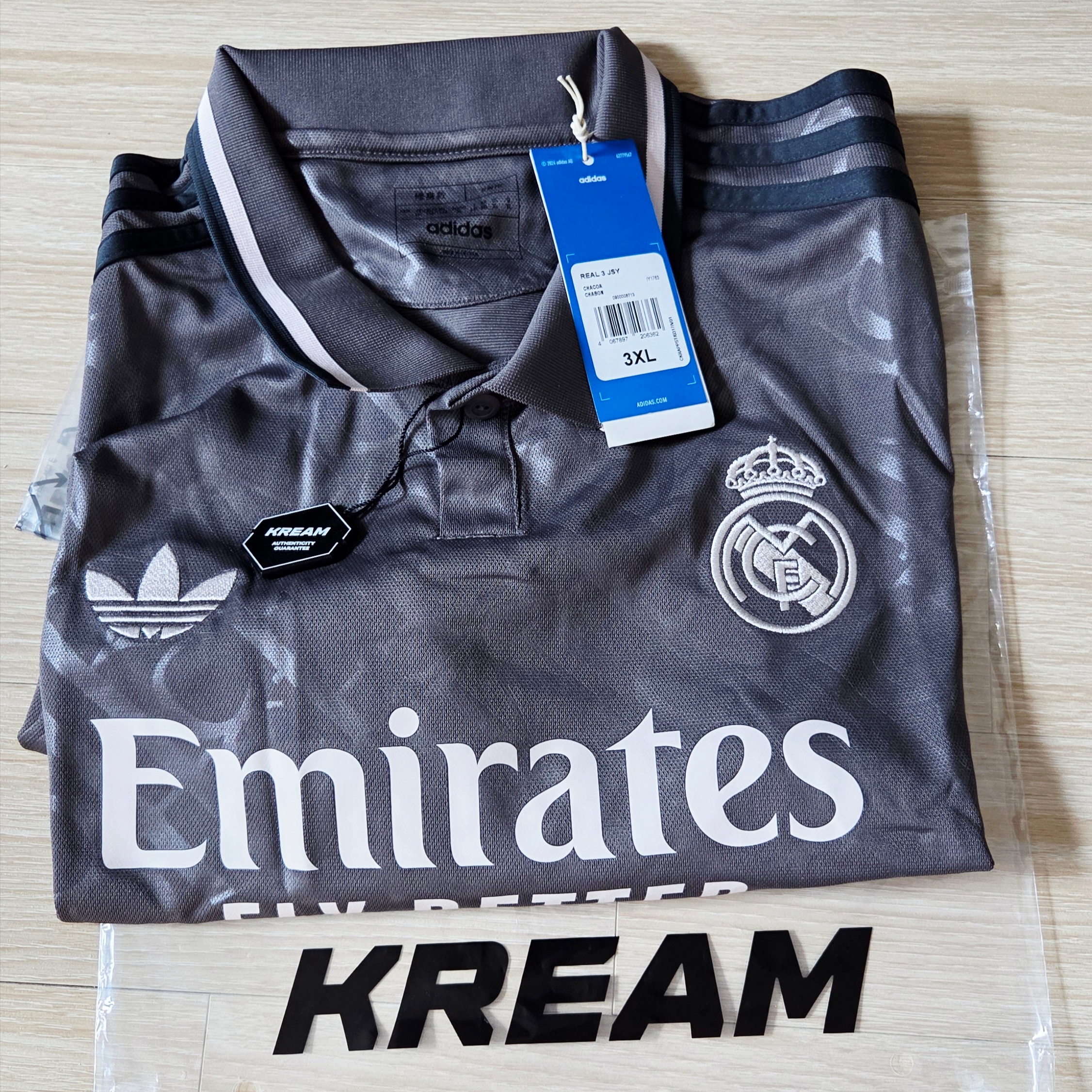 Adidas Real Madrid 2024/25 3rd Jersey Charcoal - KR Sizing (Non Marking Ver.) 착용 스타일 - 1