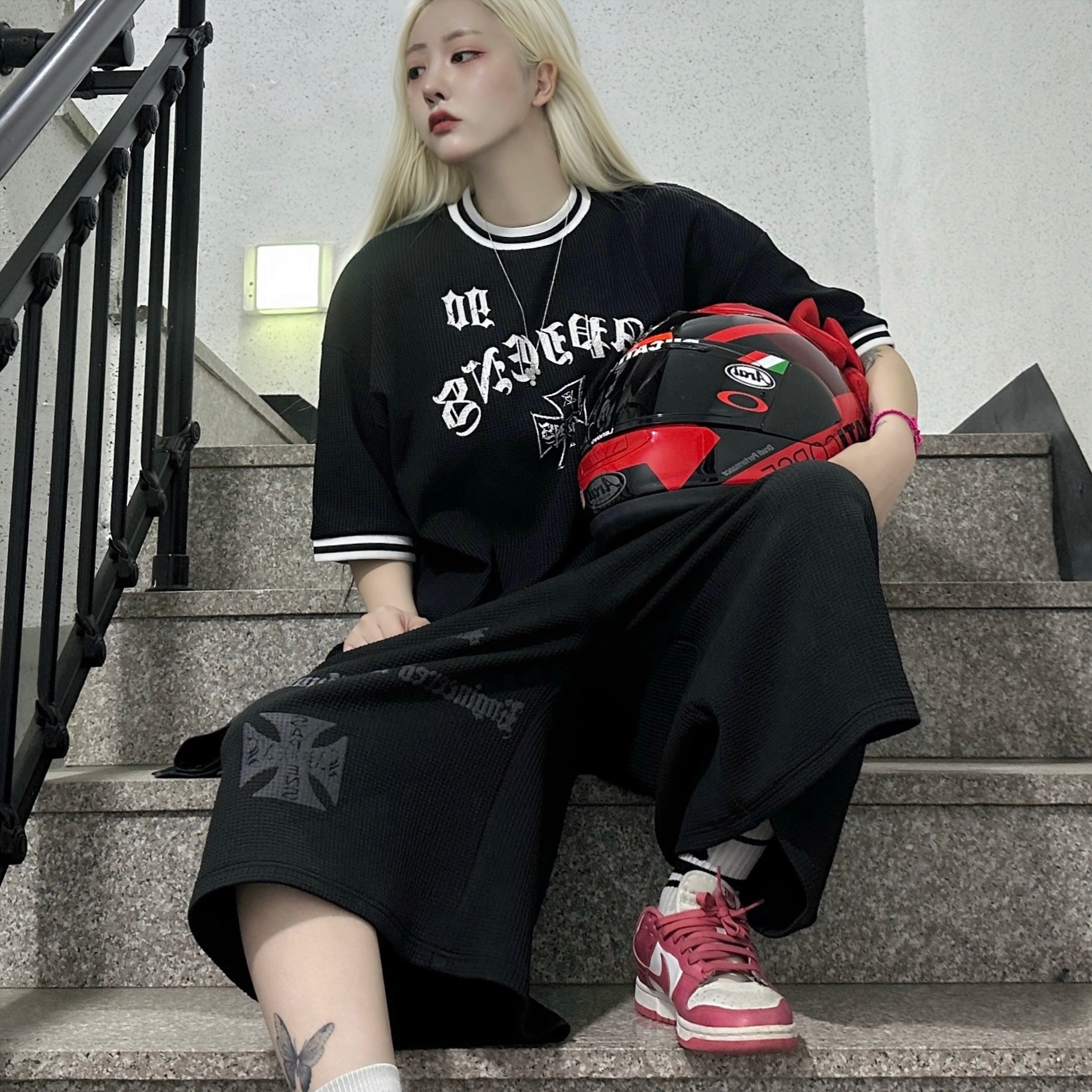 Sapiens Ninety Ringer Over Fit Short Sleeves Black, [KREAM 단독] Sapiens Engineered Waffle Over Fit Shorts Black 착용 스타일 - 2