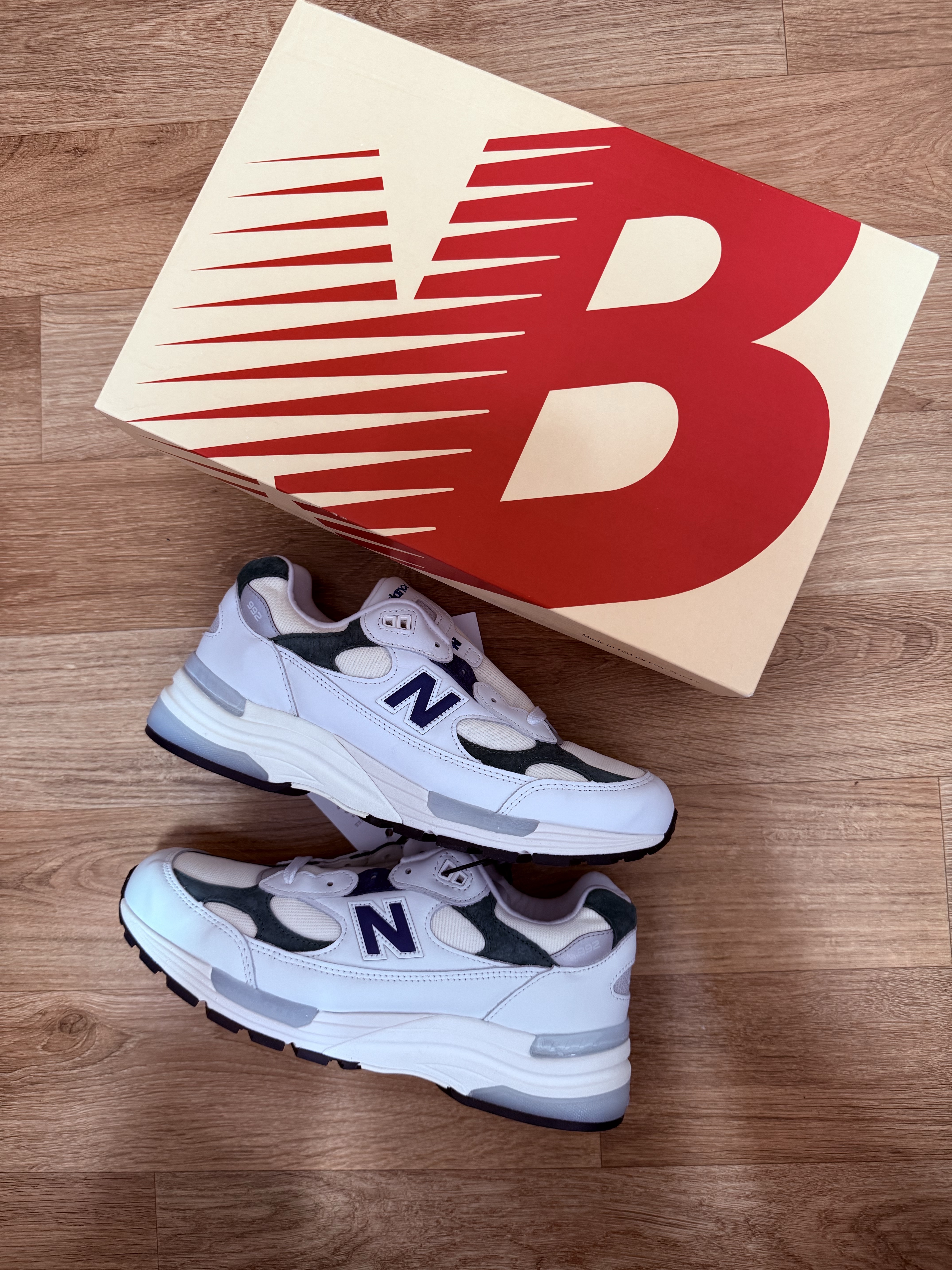 New Balance 992 Made in USA Marsh Green 착용 스타일 - 1