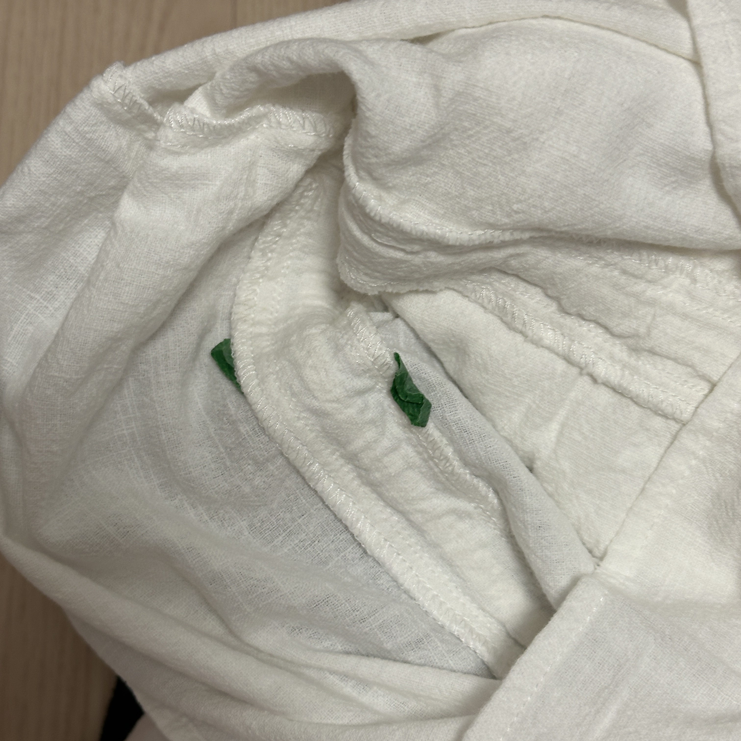 COYSEIO Shirring Rough Pants White 착용 스타일 - 4