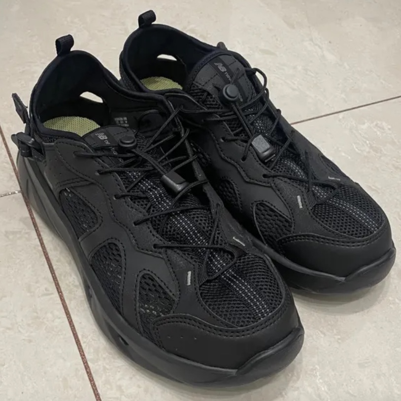 New Balance Kave Sandal Black 착용 스타일
