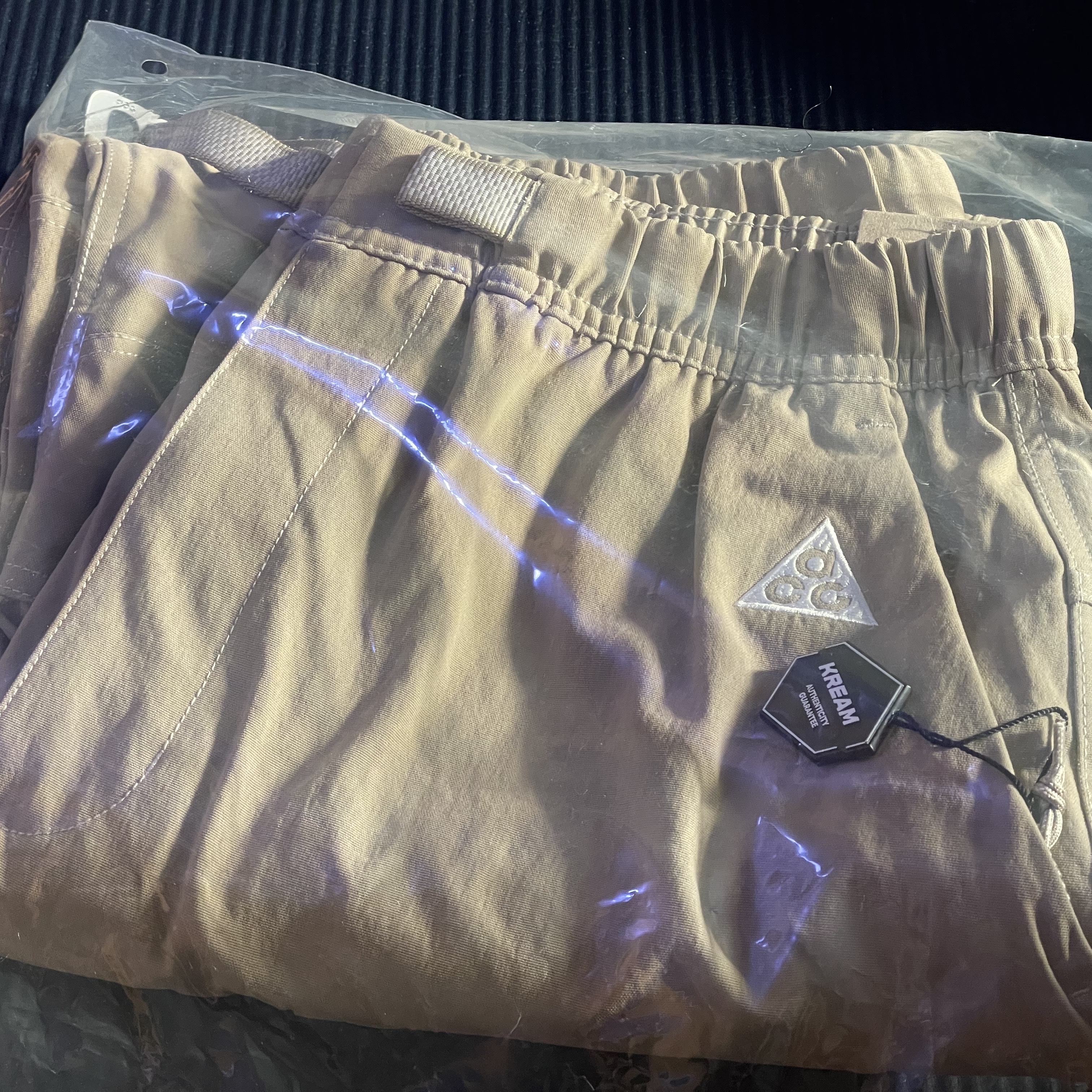 Nike ACG Smith Summit Cargo Pants Khaki Iron Ore - Asia 착용 스타일