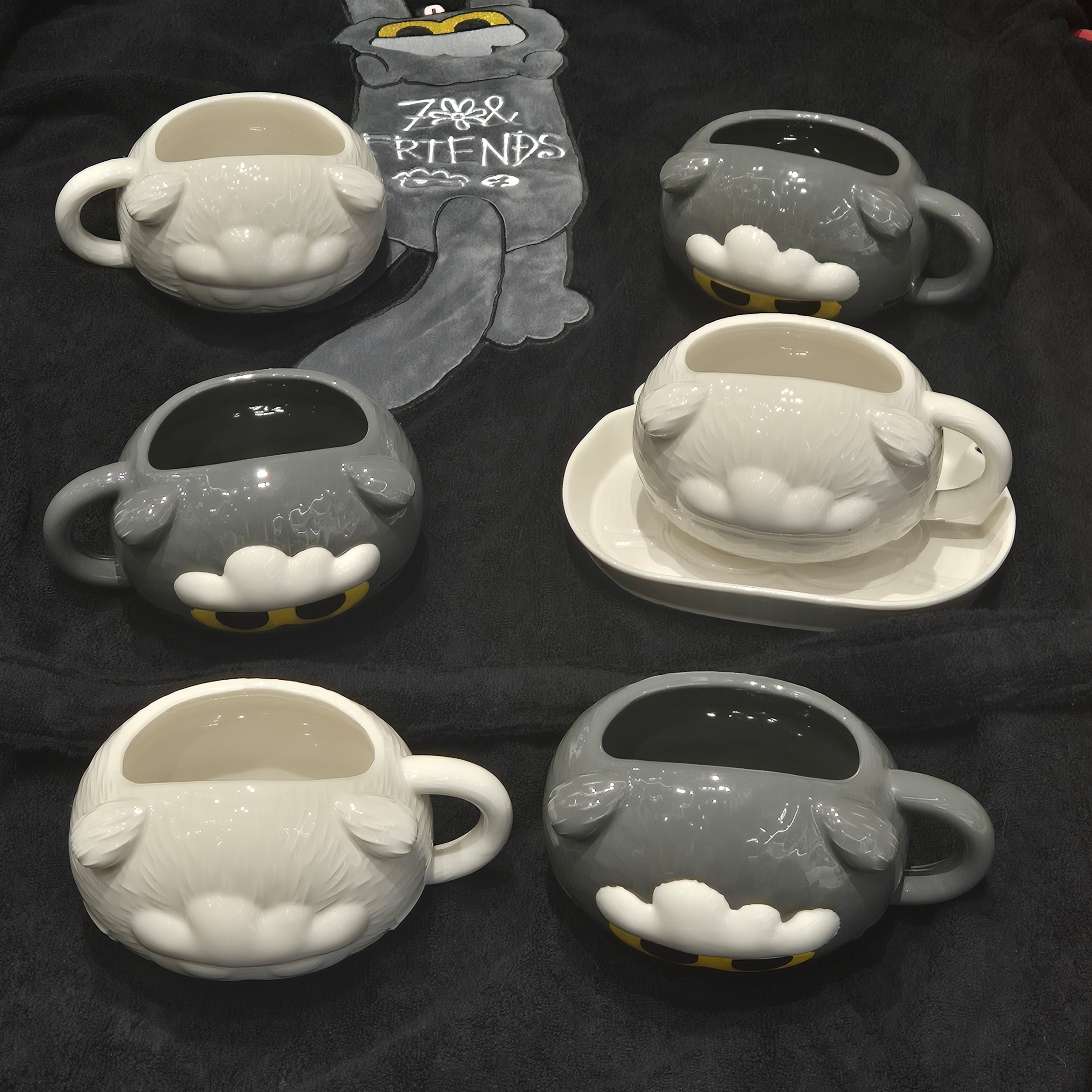 Zo&Friends Zoa Mug Grey 착용 스타일 - 2