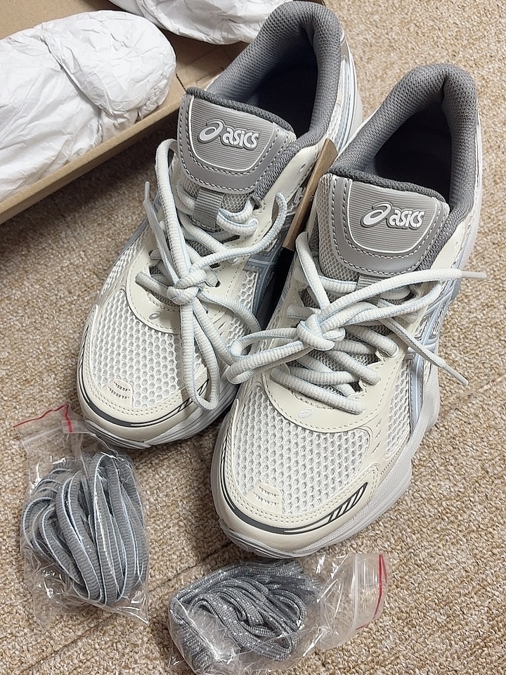 Asics x Emmi Gel-Kinetic Fluent Cream Soft Sky 착용 스타일 - 3