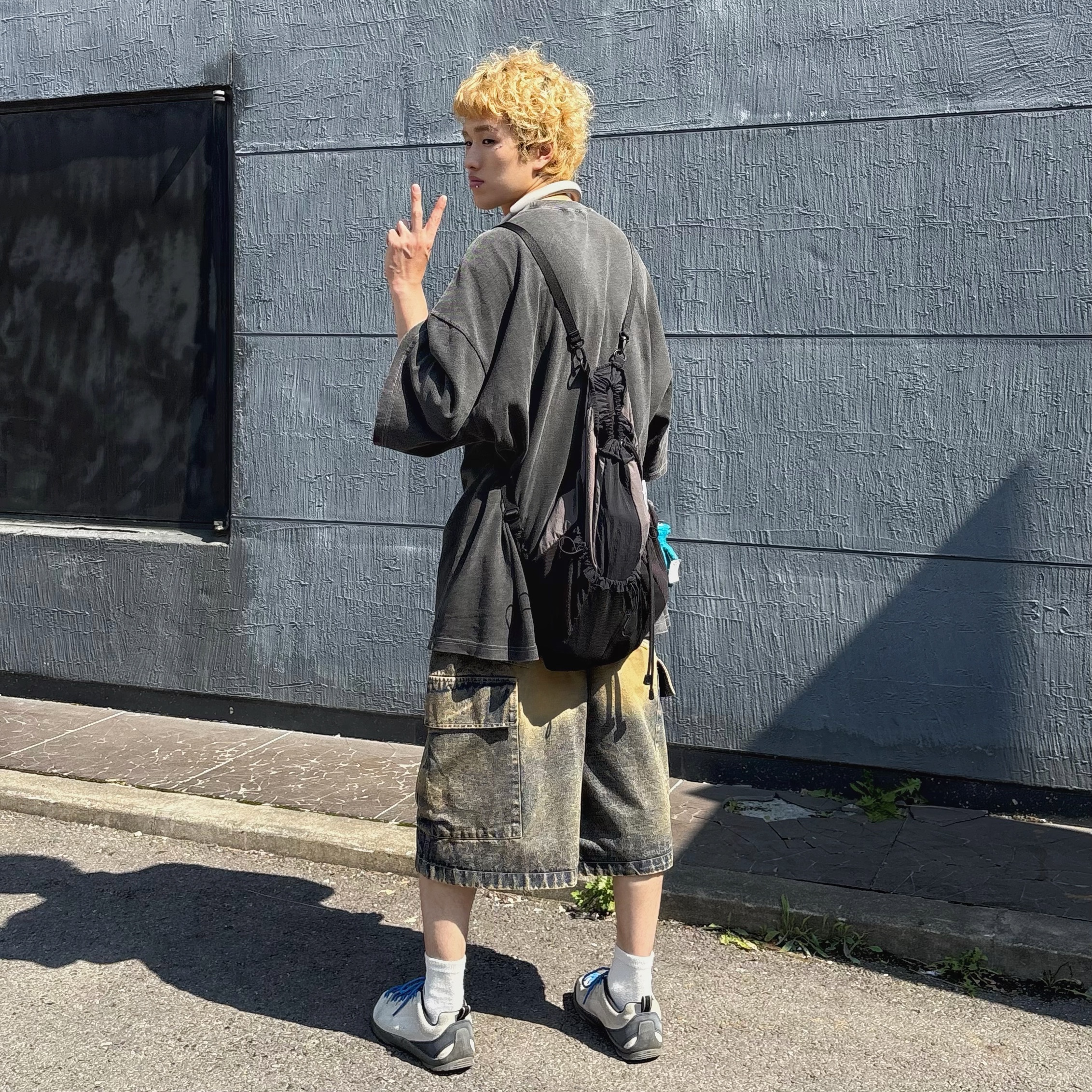 (W) Keen Jasper Suede Sneakers Birch Fawn, Sony WH-1000XM5 Silver (Sony Korea Ver.) 착용 스타일 - 6