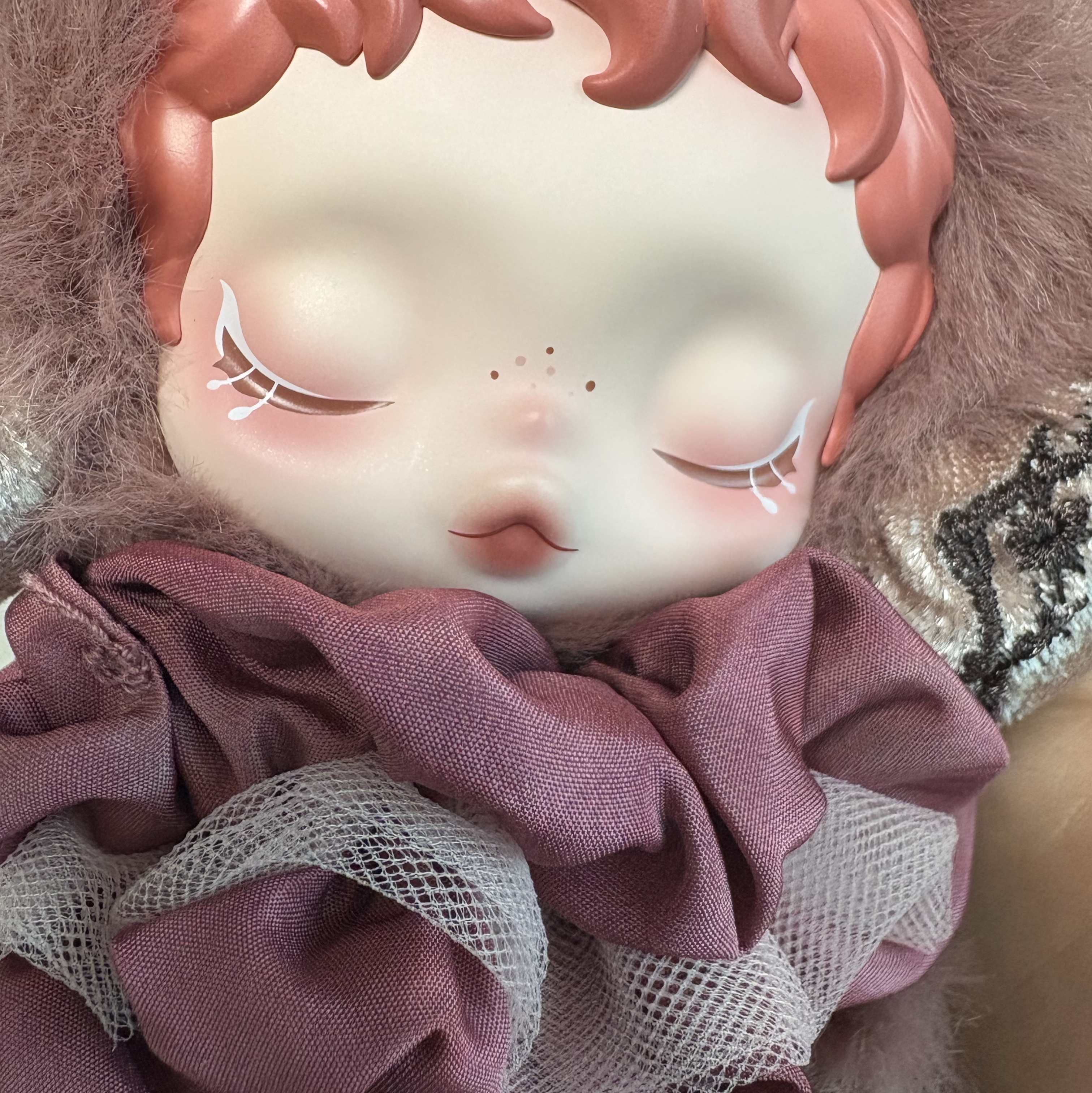 Pop Mart Skullpanda L’Impressionnisme Series Plush Doll Blossom (Opened Case) 착용 스타일
