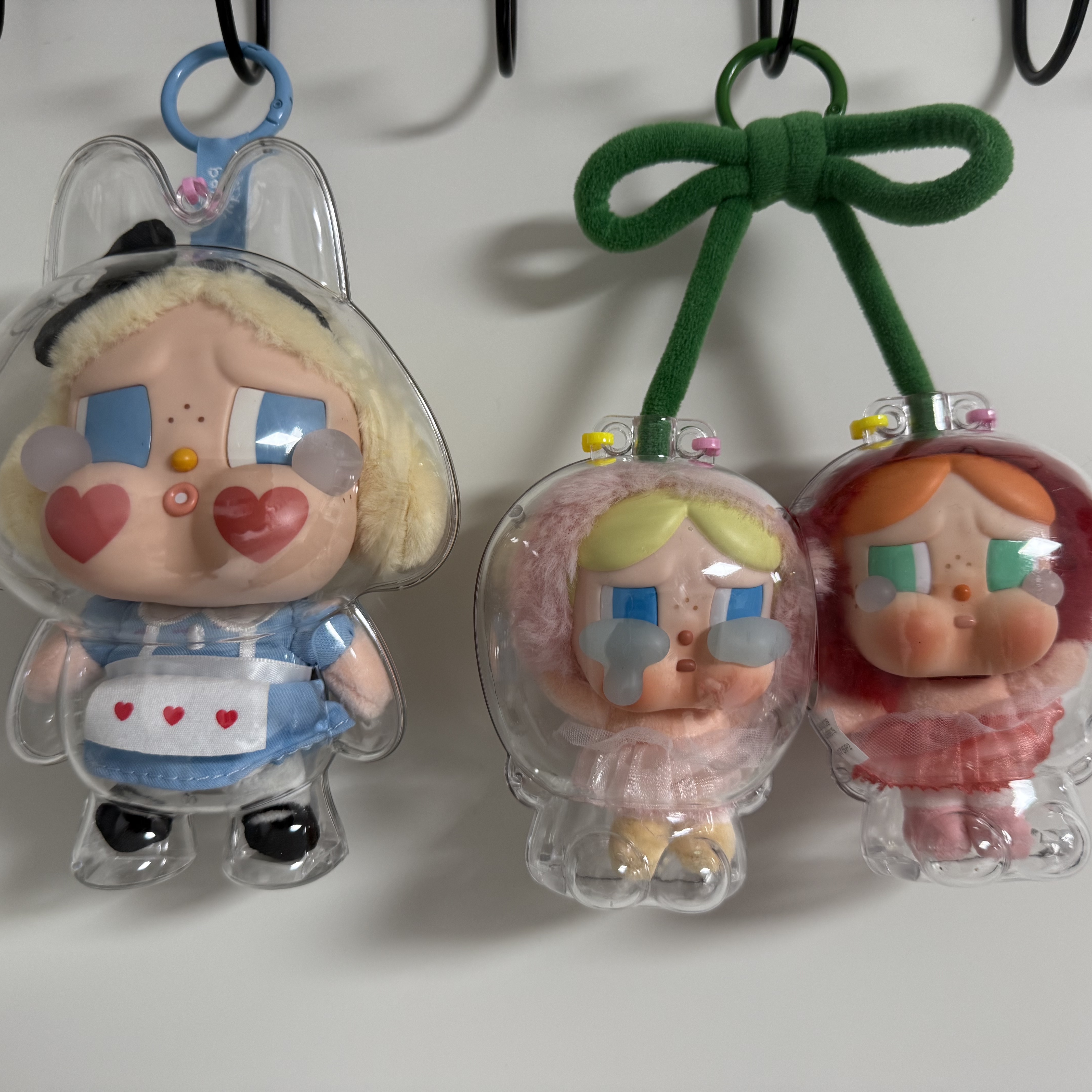 Pop Mart Crybaby Crying Again Series Plush Keyring She's Alice (Opened Case), Pop Mart Crybaby Crying For Love Series Vinyl Plush 착용 스타일