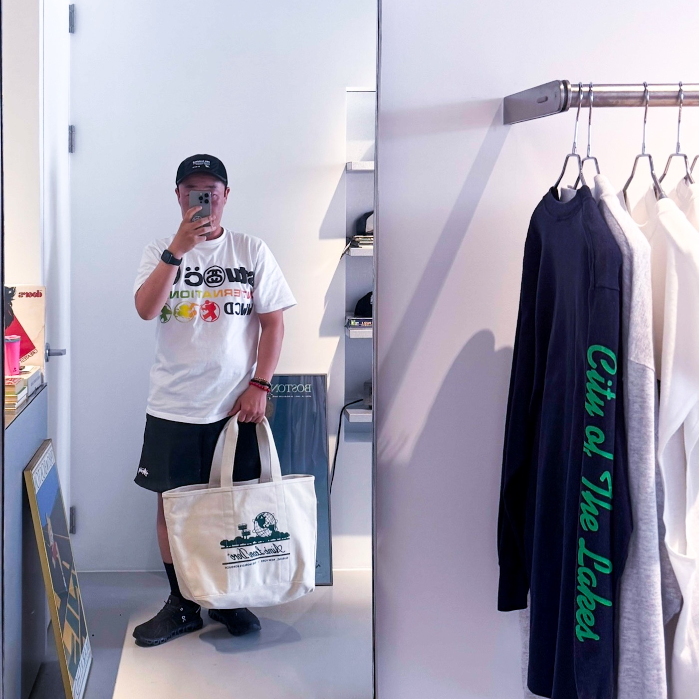 Stussy x Cactus Plant Flea Market International T-Shirt White, On Running Cloud 6 WP Black 착용 스타일
