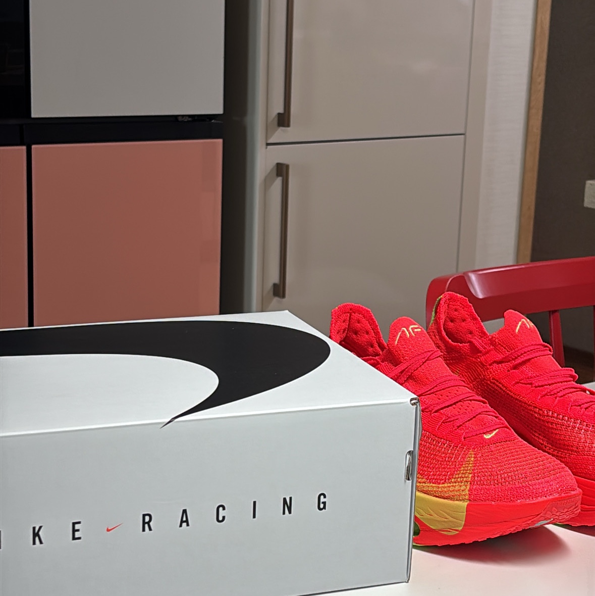 Nike Air Zoom Alphafly Next% 3 Bright Crimson Lime Blast 착용 스타일 - 3