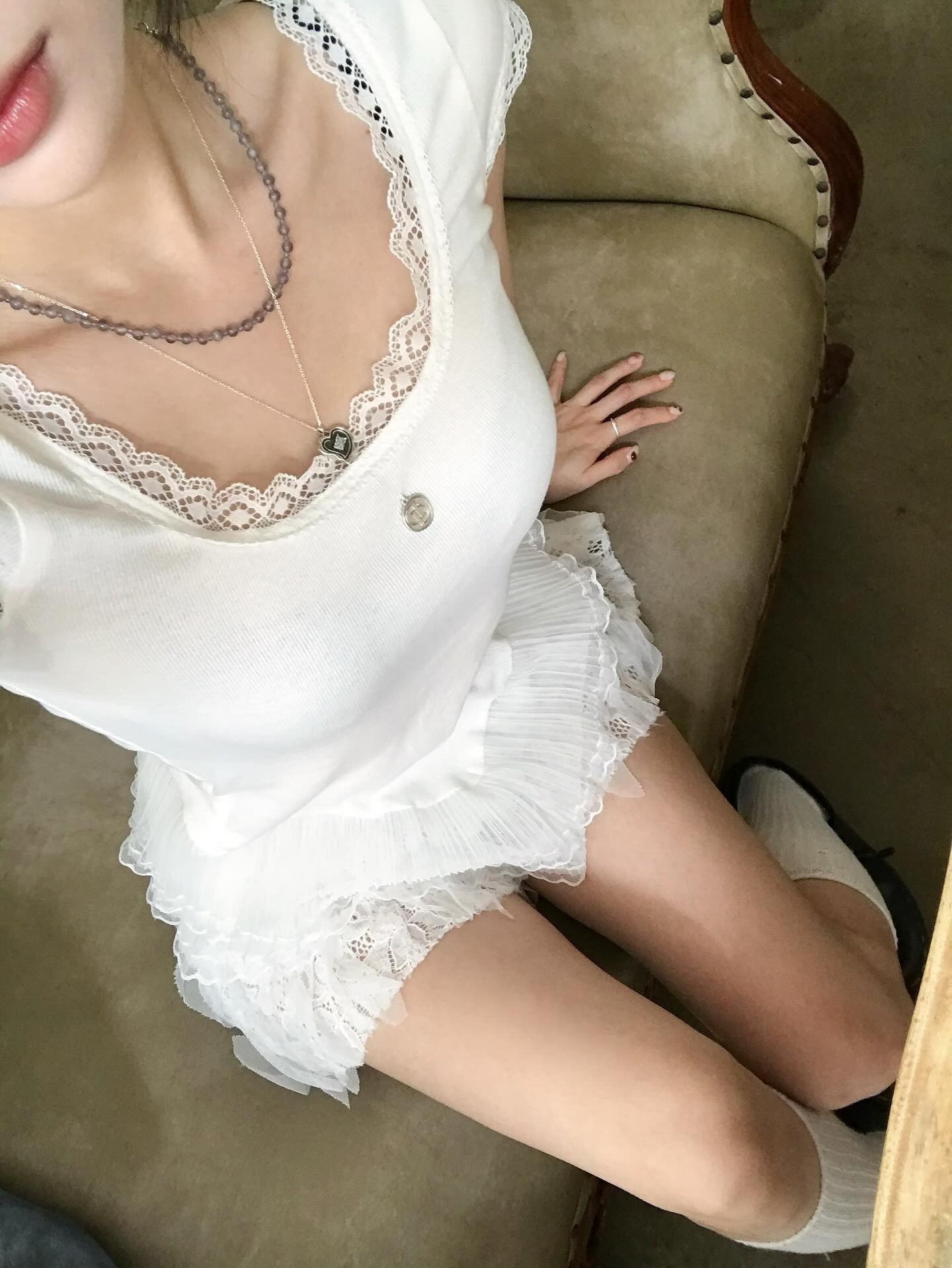 Don't Ask My Plan Square Neck Lace Frill Top-White, Don't Ask My Plan Lace Frill Floral Shorts - WHITE 착용 스타일 - 2