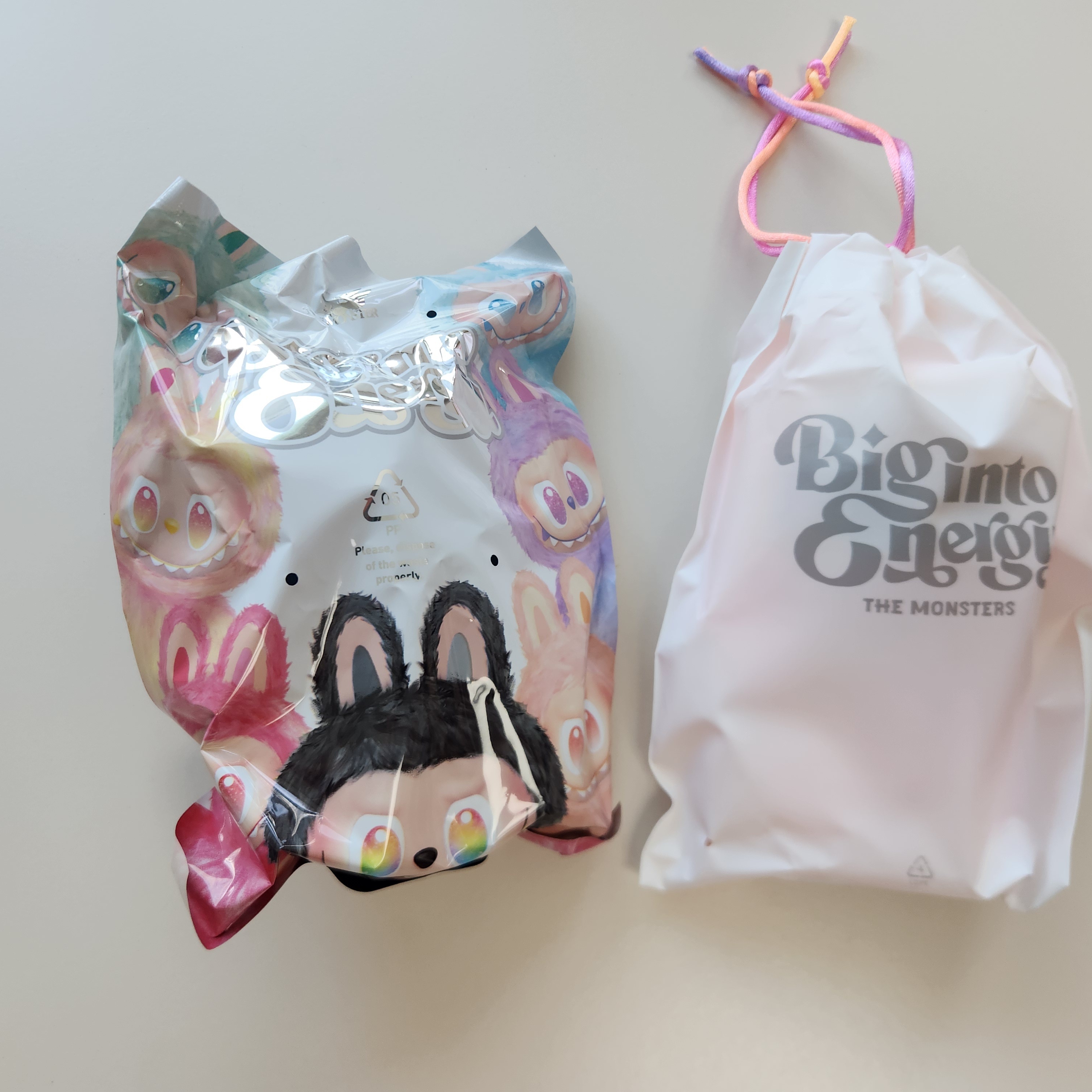 Pop Mart Labubu The Monsters Highlight Series Sealed Case (1 Blind Box) 착용 스타일 - 5