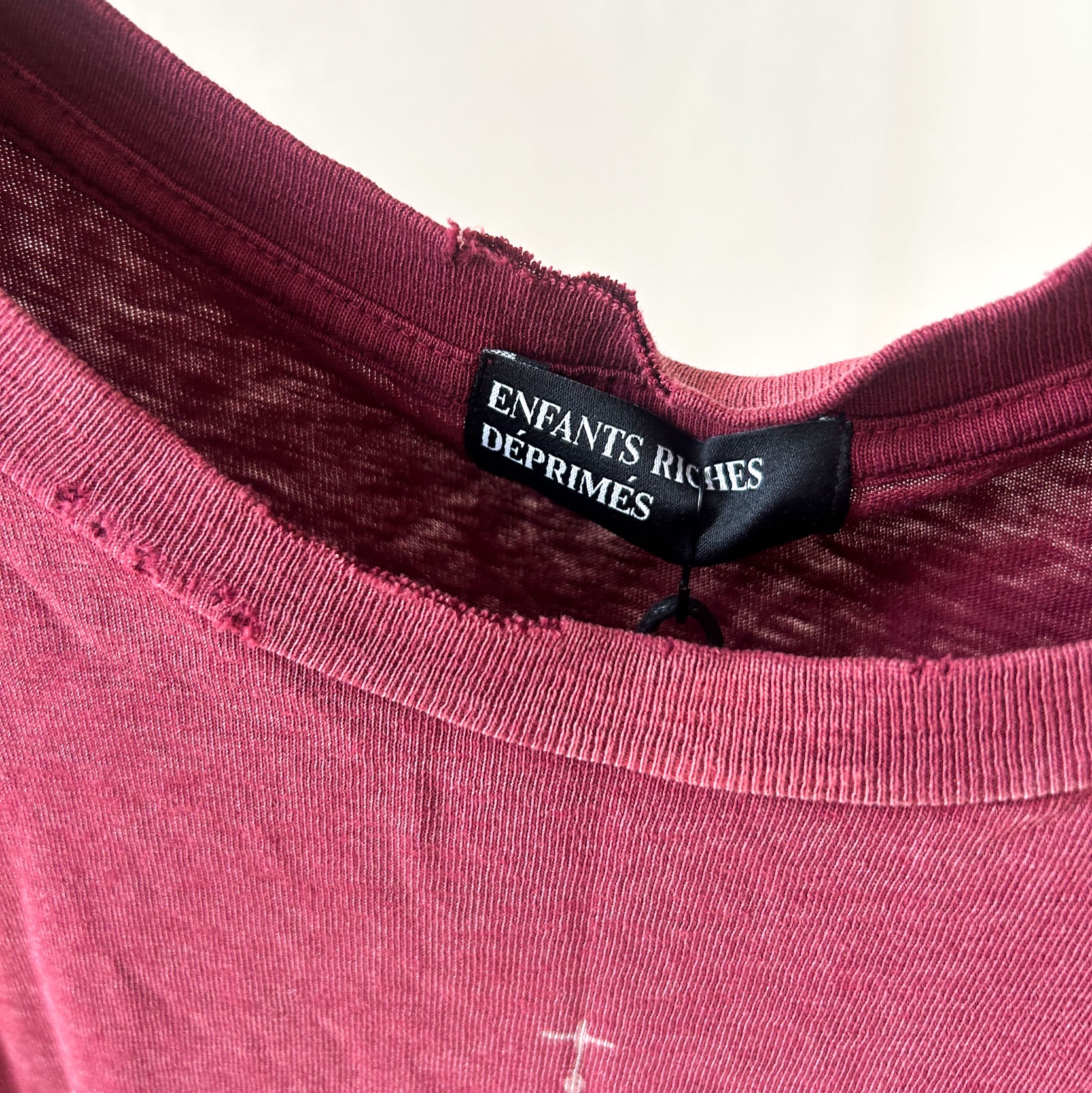 Enfants Riches Deprimes Burning Church T-Shirt Dark Scarlet 착용 스타일 - 2