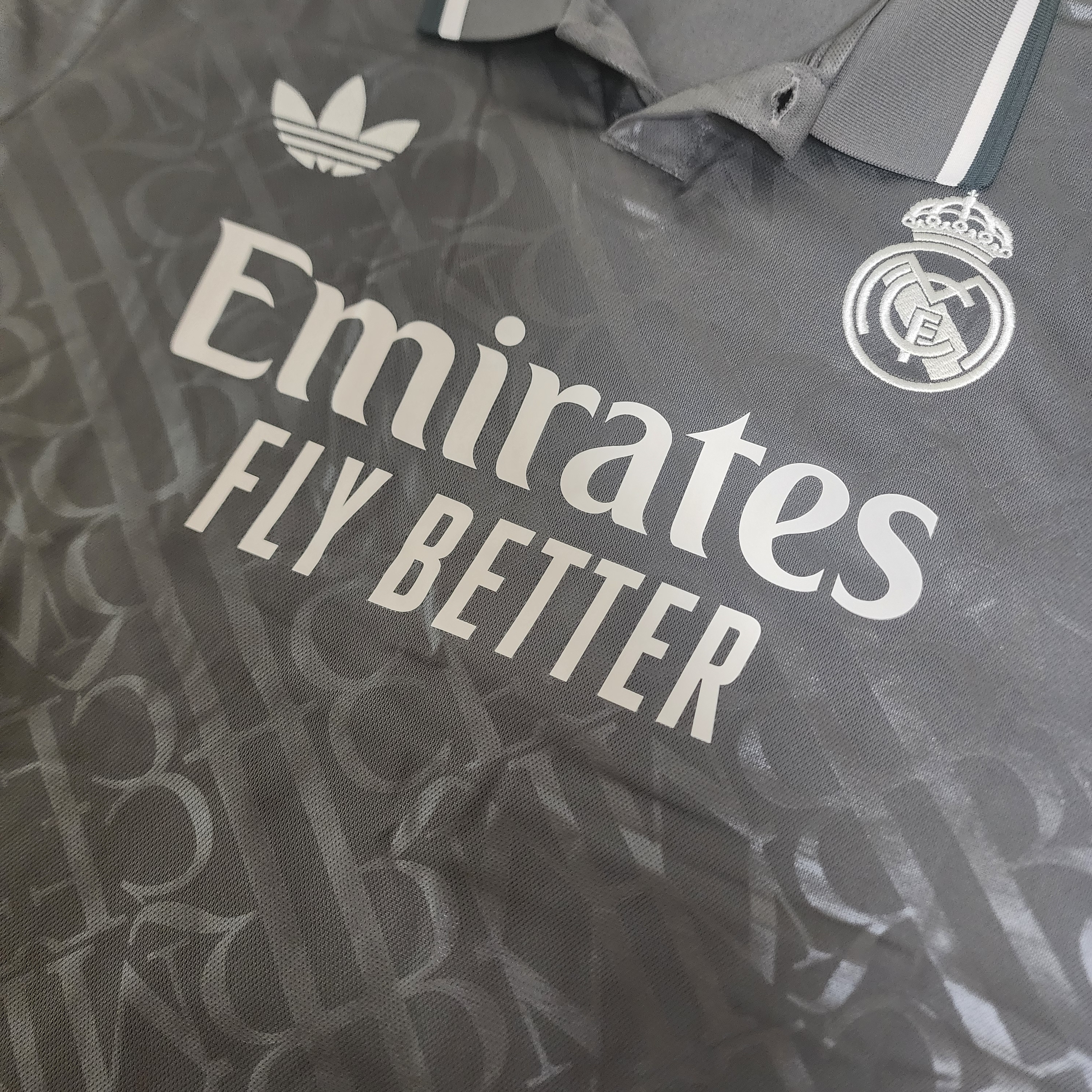 Adidas Real Madrid 2024/25 3rd Jersey Charcoal - KR Sizing (Non Marking Ver.) 착용 스타일