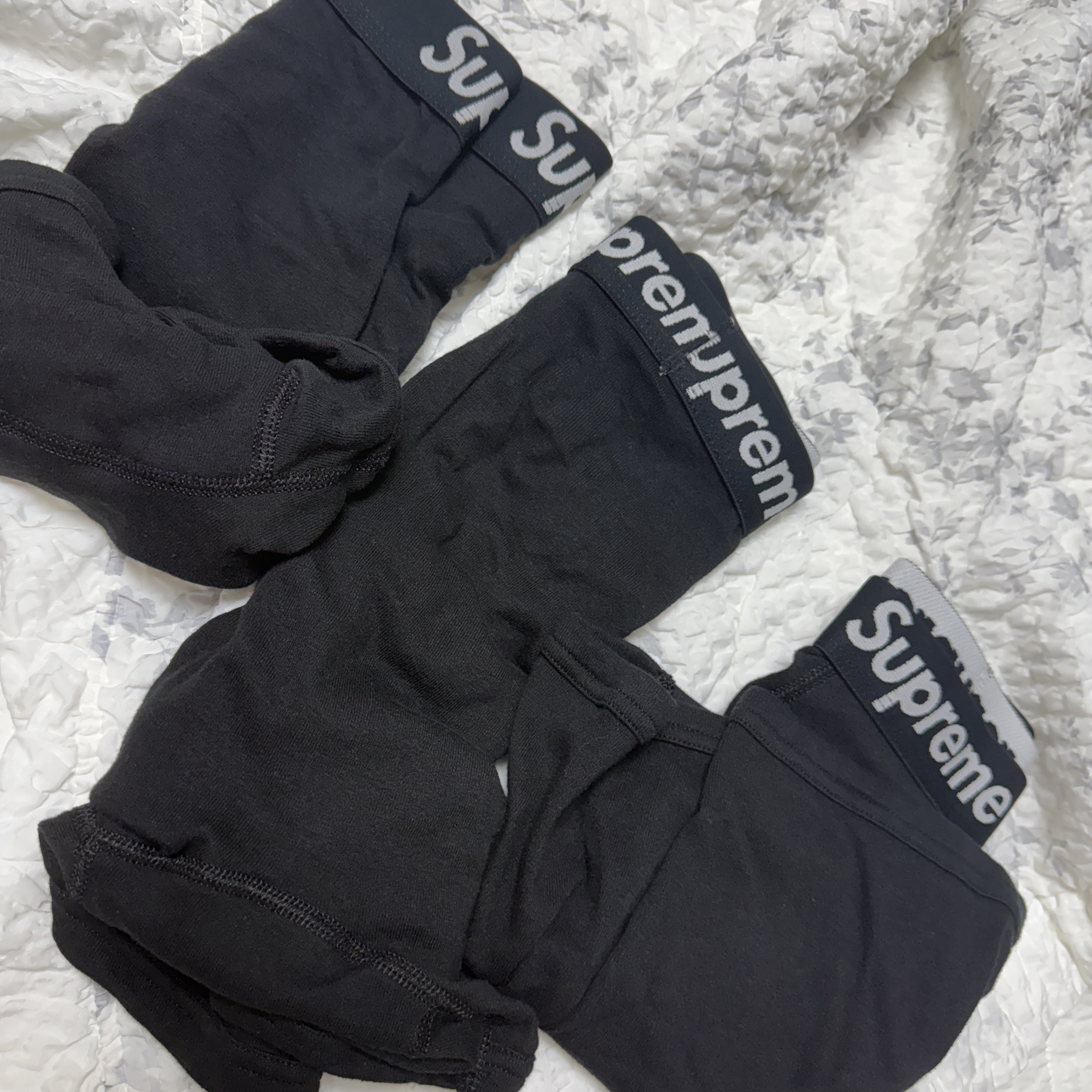 Supreme Hanes Boxer Briefs Black (4 Pack) 착용 스타일