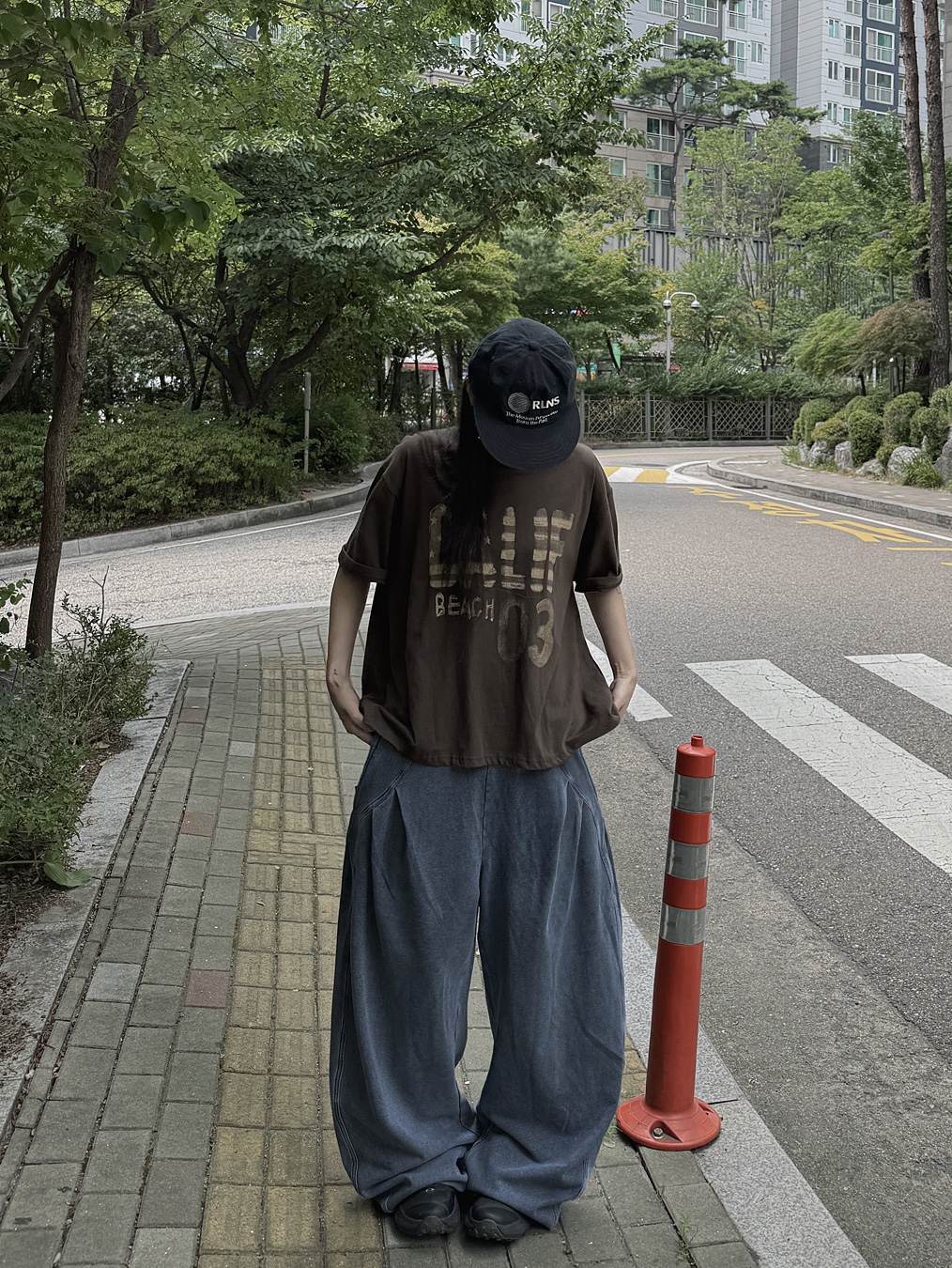 Oakley Light Breathe Triple Black 착용 스타일 - 1