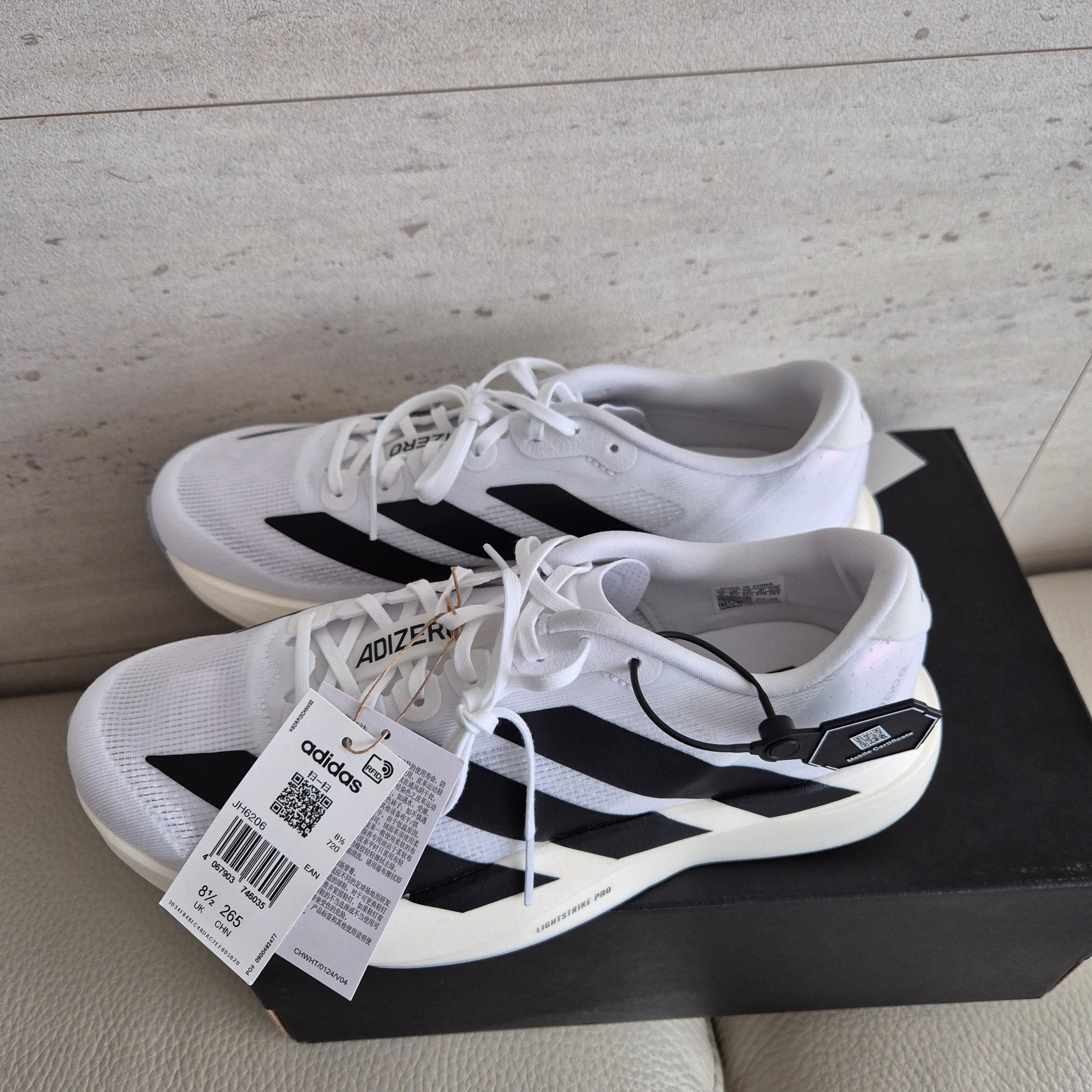 Adidas Adizero EVO SL Cloud White Core Black 착용 스타일