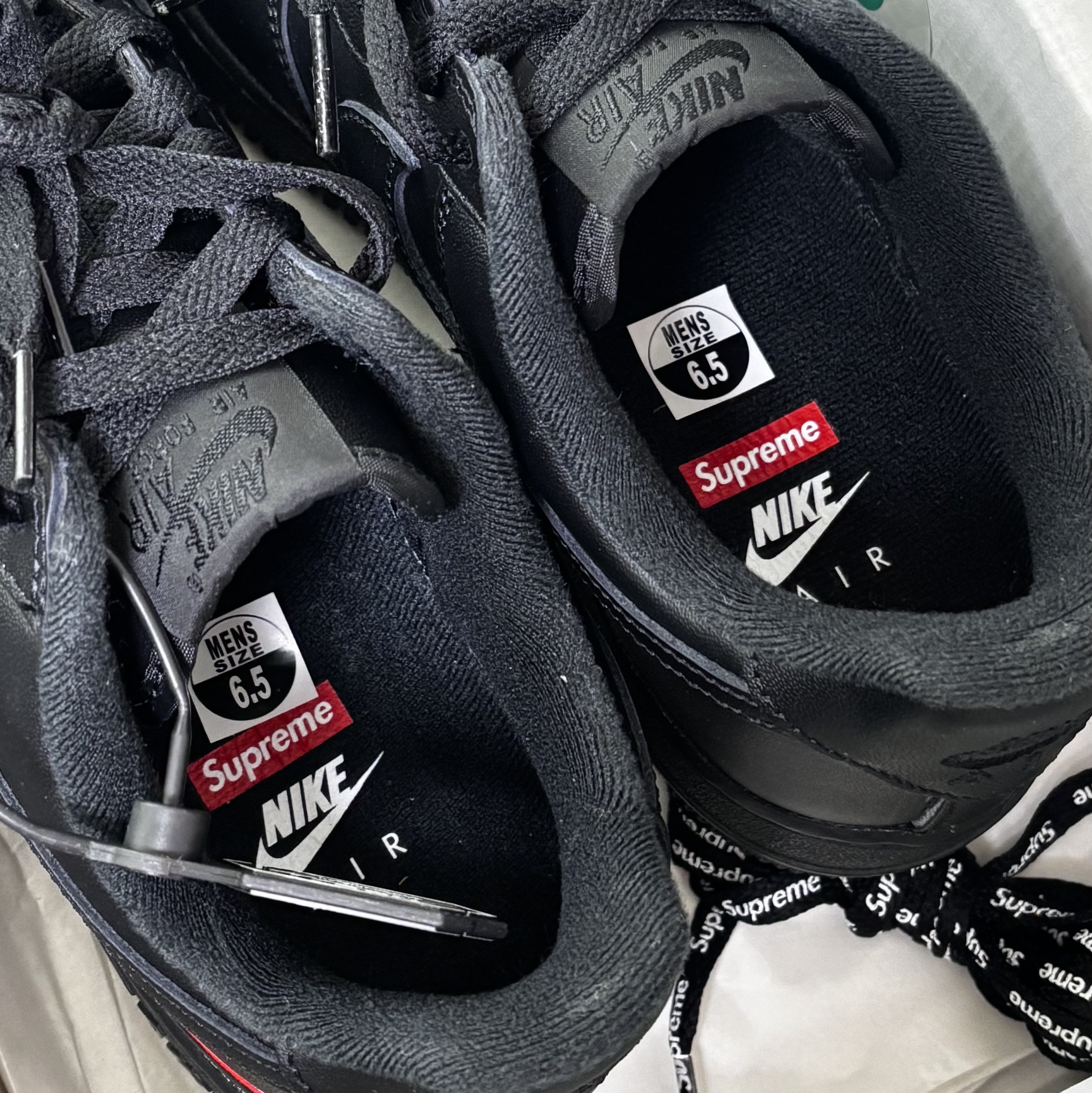 Nike x Supreme Air Force 1 Low Black 착용 스타일
