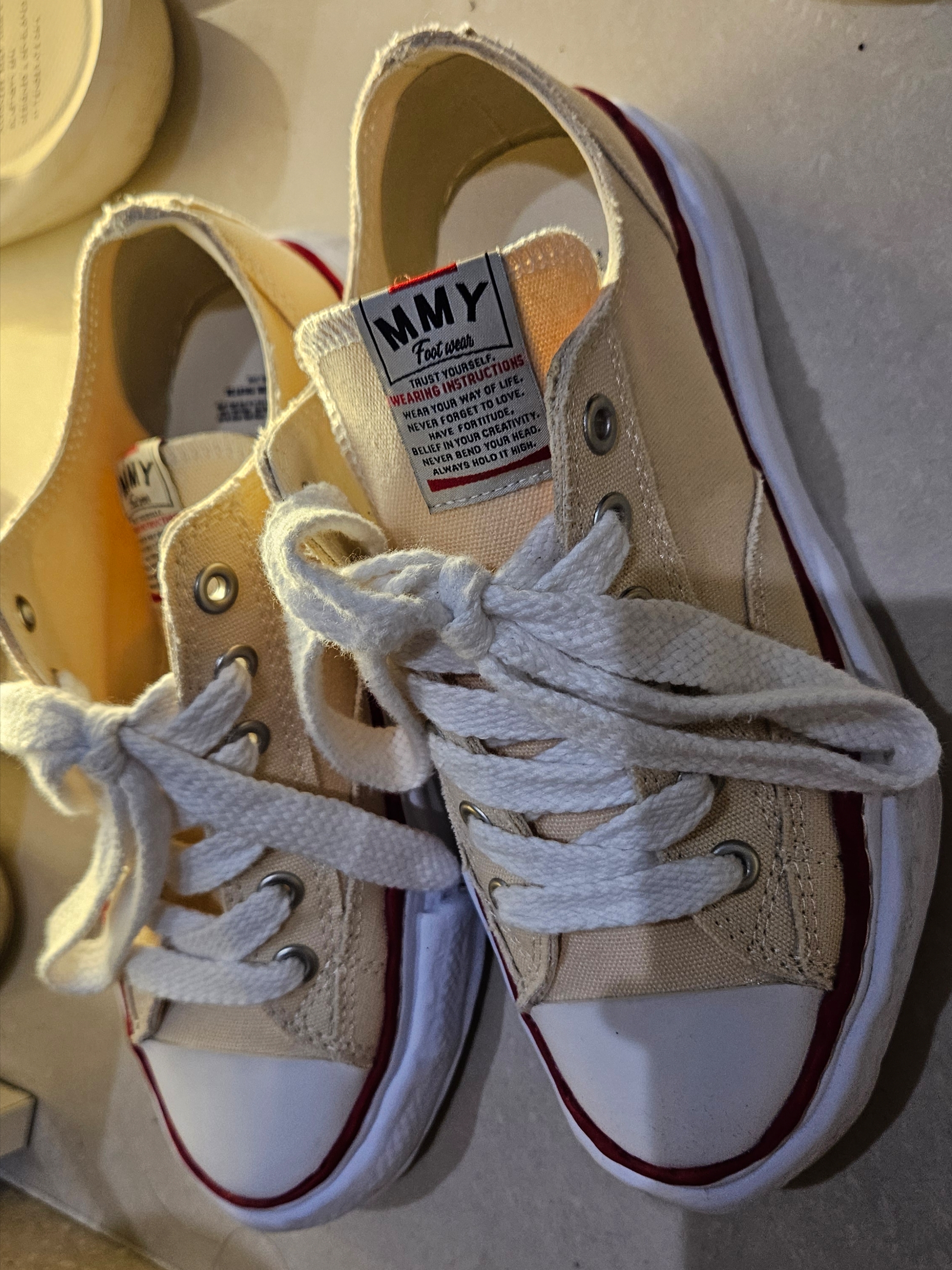 Maison Mihara Yasuhiro Peterson OG Sole Canvas Low-top Sneakers Natural 착용 스타일