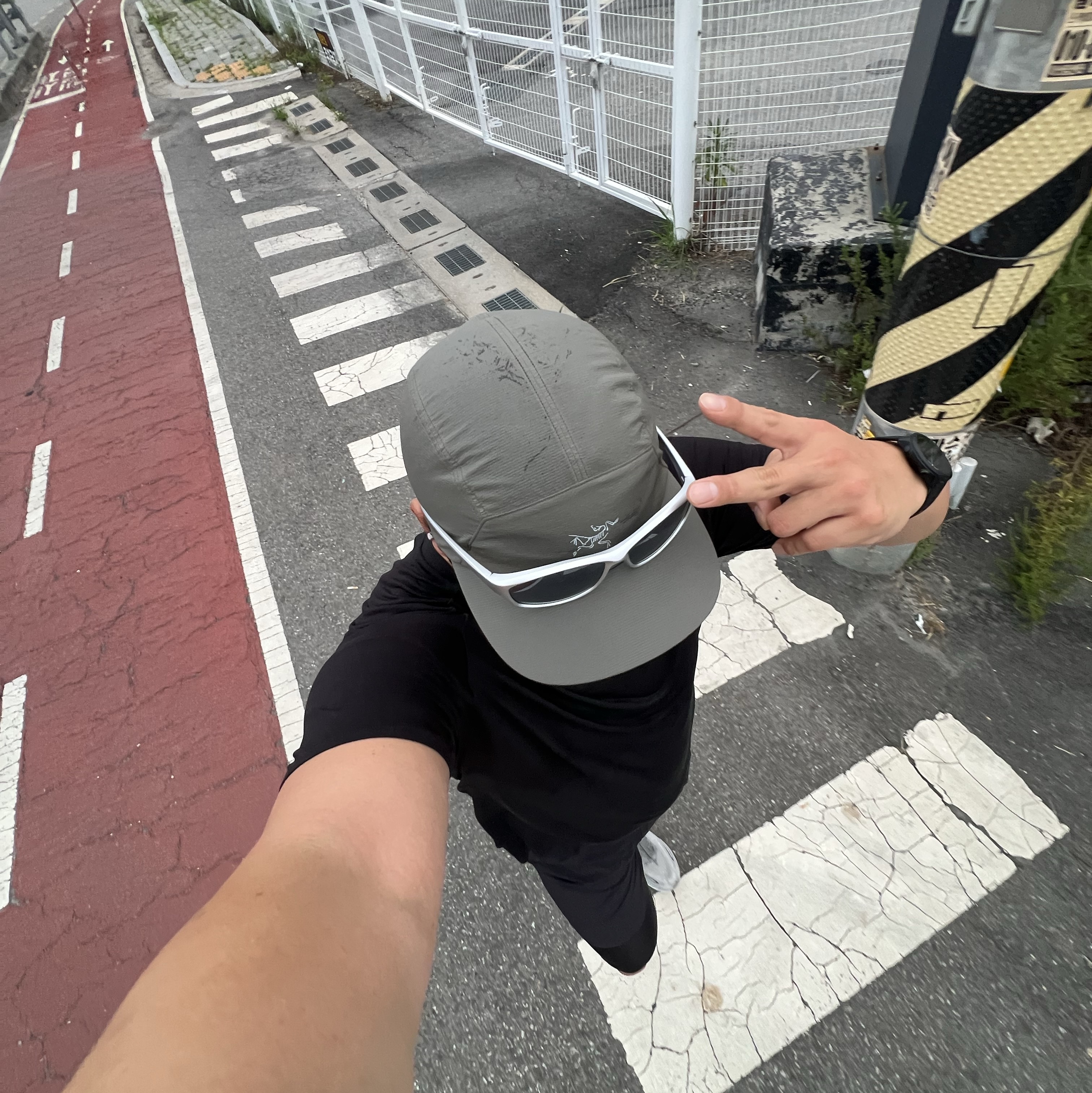 Arc'teryx Norvan Regular Brim Hat Forage 착용 스타일
