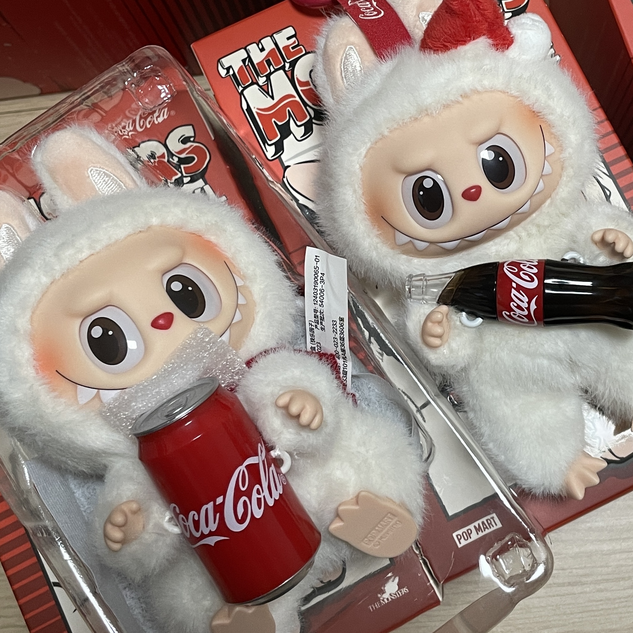 Pop Mart Labubu Coca Cola Series Surprise Shake Keyring (Opened Case), Pop Mart Labubu Coca Cola Series Happy Factor Keyring (Opened Case) 착용 스타일