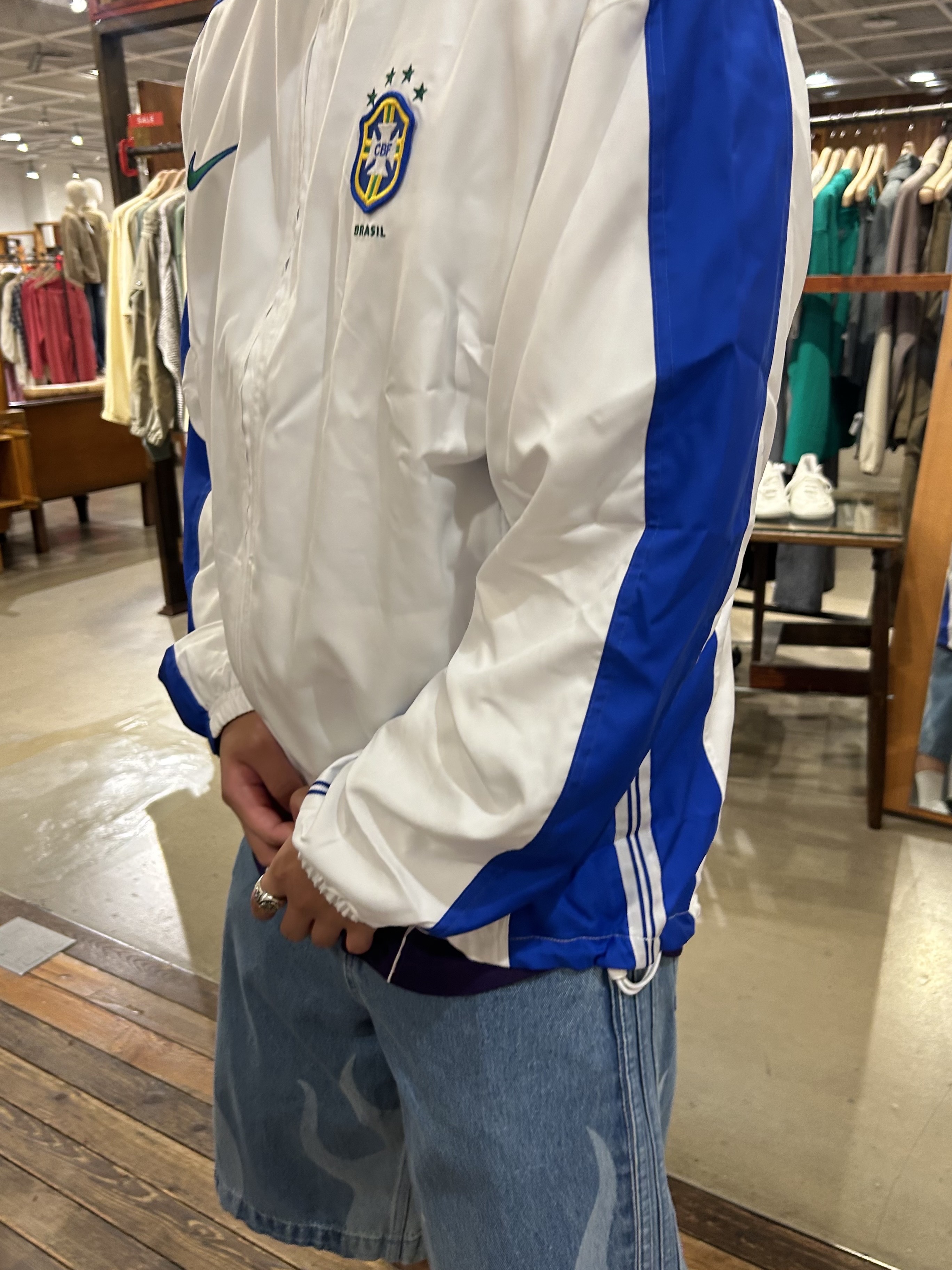 Nike Brazil 1998 Reissue Soccer Replica Track Jacket White (FZ6681-100), Adidas Flames Denim Shorts Blue - KR Sizing 착용 스타일 - 1