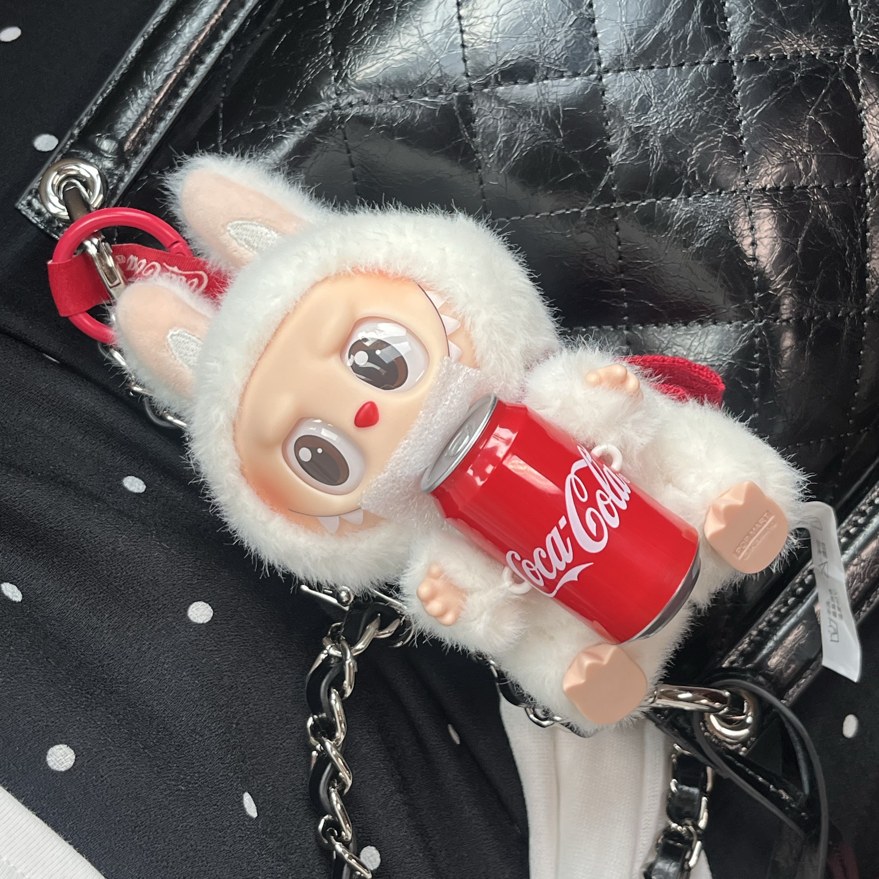 Pop Mart Labubu Coca Cola Series Happy Factor Keyring (Opened Case) 착용 스타일