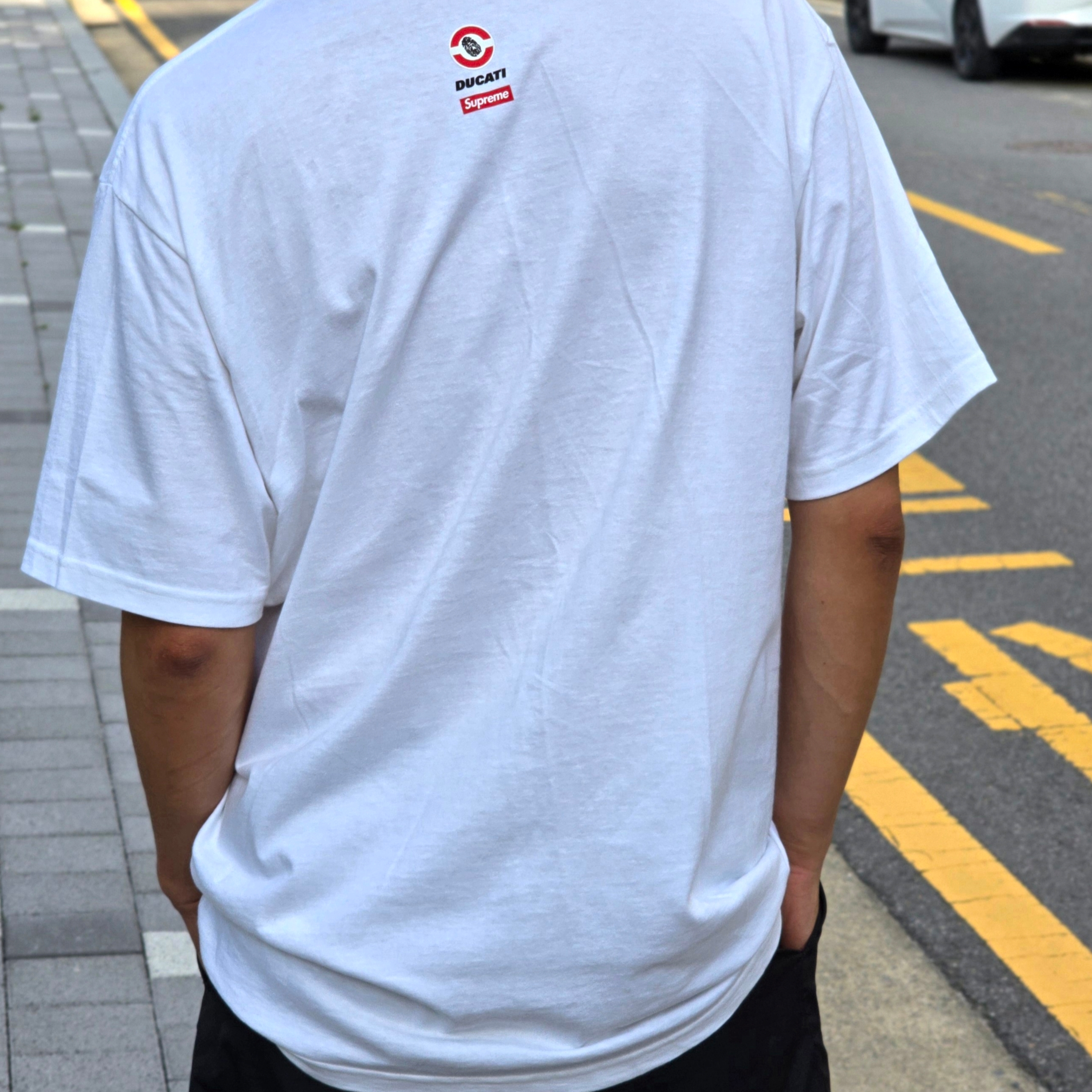 Supreme x Ducati Bike T-Shirt White - 24SS 착용 스타일 - 2