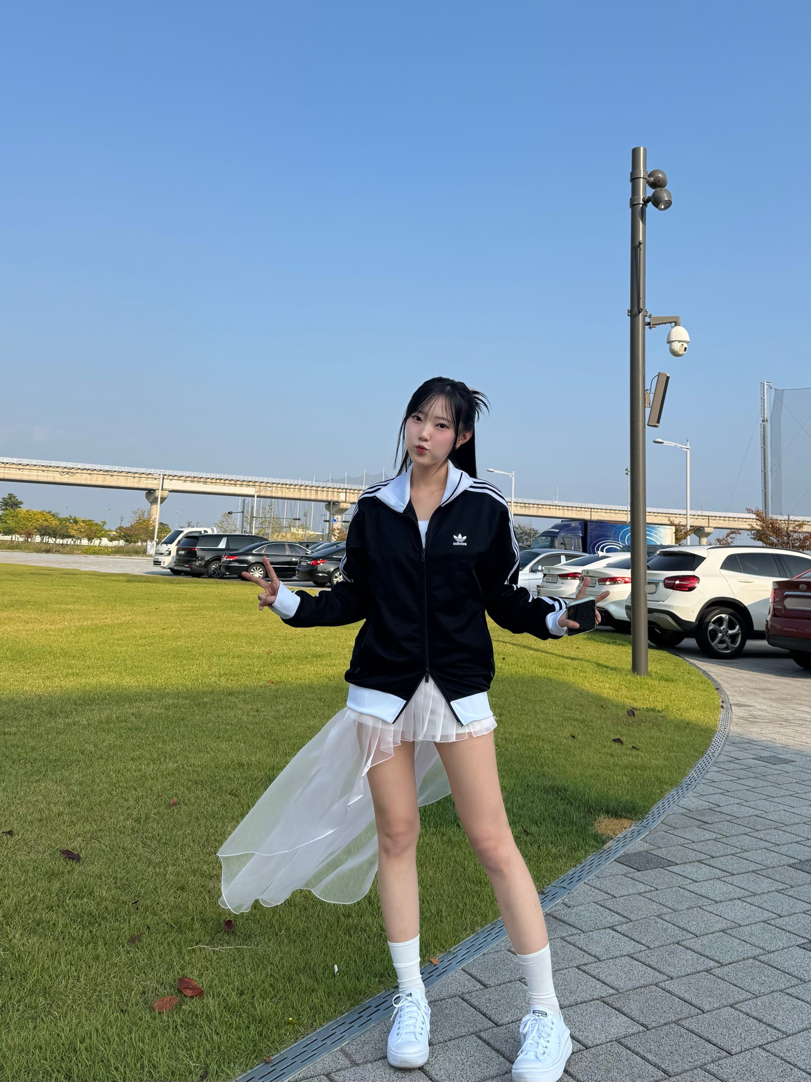 Adidas Adicolor Classics Beckenbauer Track Jacket Black - KR Sizing, (W) Converse Chuck Taylor All Star Lift Ox White Black 착용 스타일 - 1