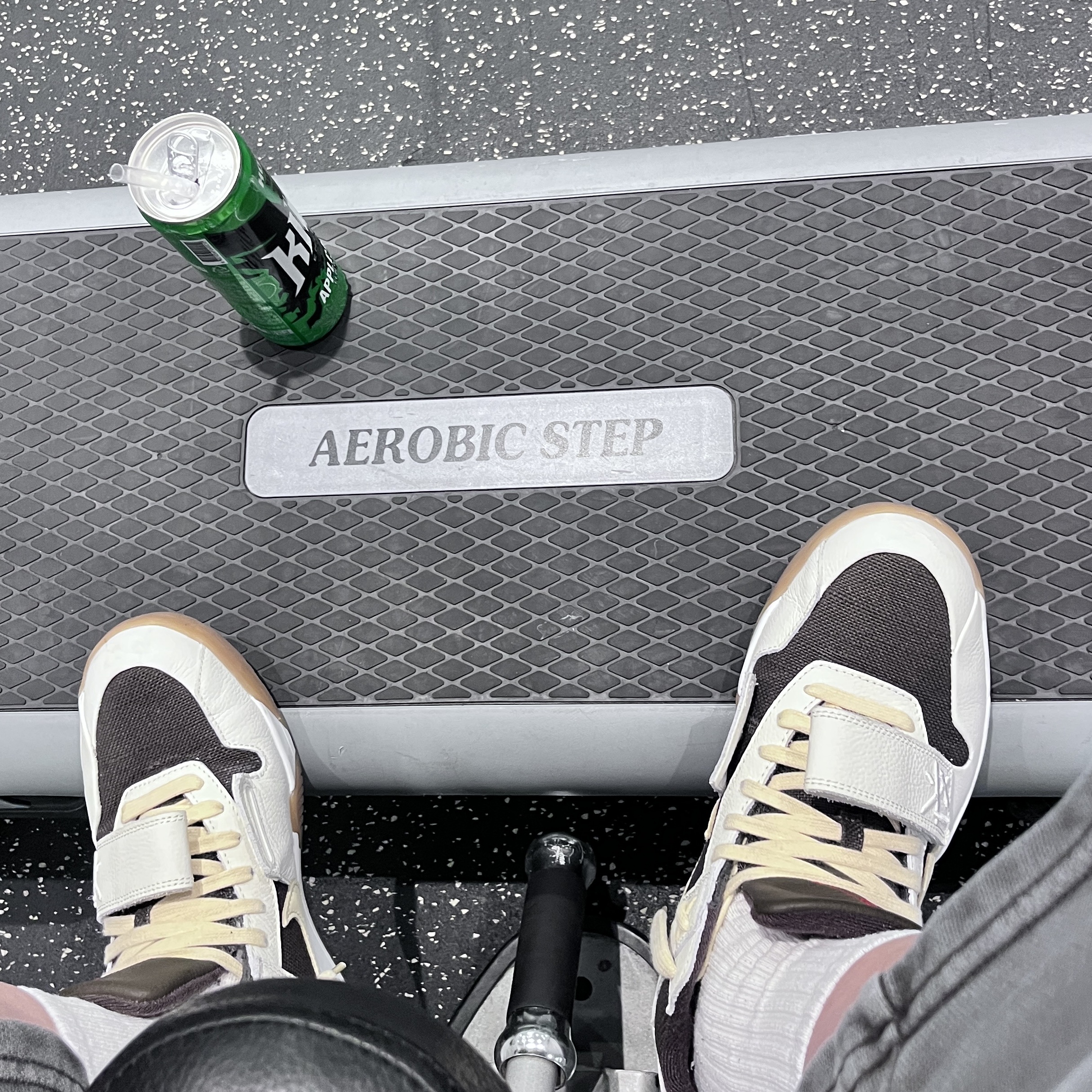 Jordan x Travis Scott Jumpman Jack TR Sail and Dark Mocha, Aarke Carbonated 3 Dedicated Bottle BPA Free PET Small (650 ml) 착용 스타일 - 2