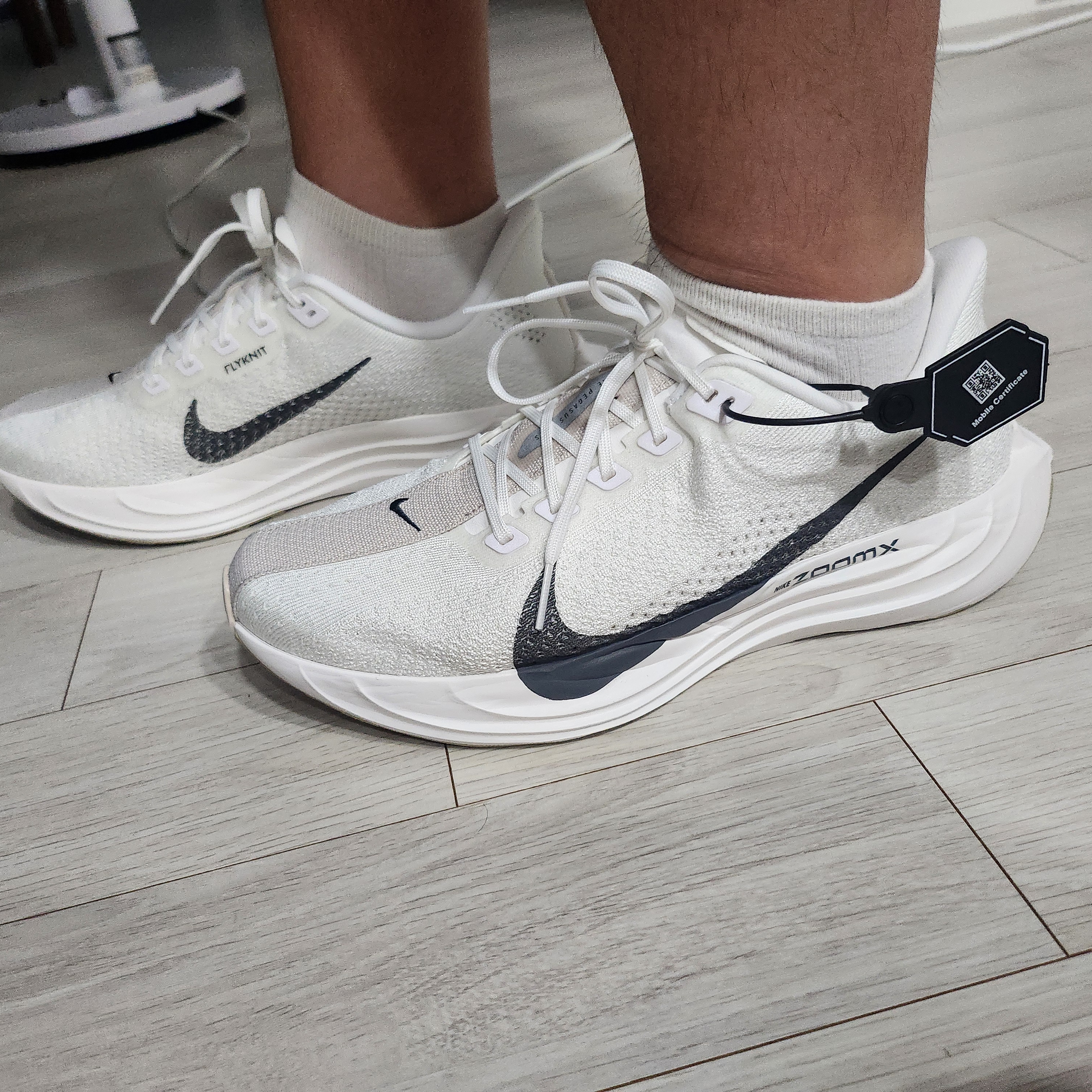 Nike Pegasus Plus  White Sail 착용 스타일