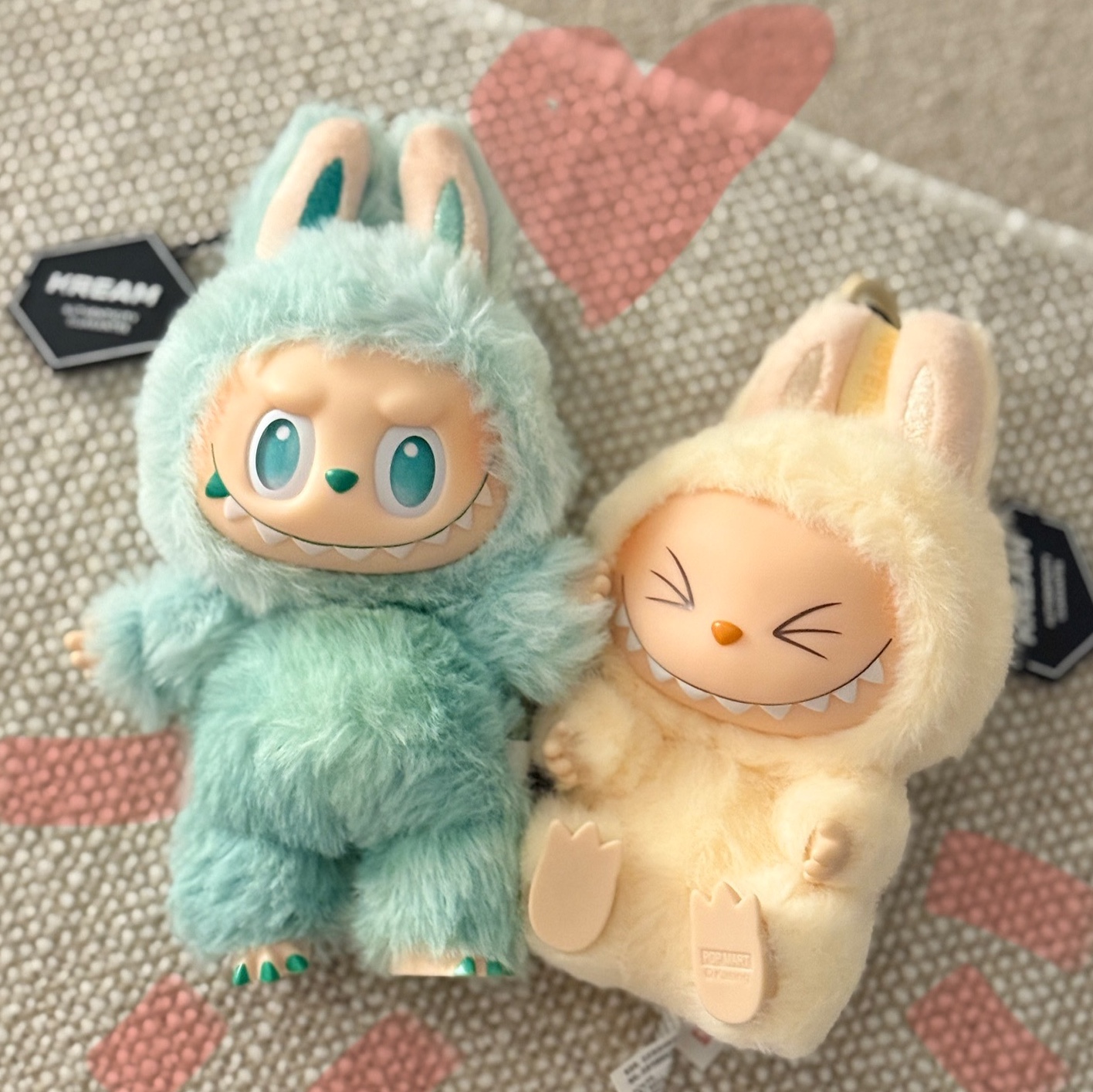 Pop Mart Labubu The Monsters Highlight Series Serenity Keyring (Opened Case), Pop Mart Labubu Let's Play Together Doll Series Sisi Keyring (Opened Case) 착용 스타일