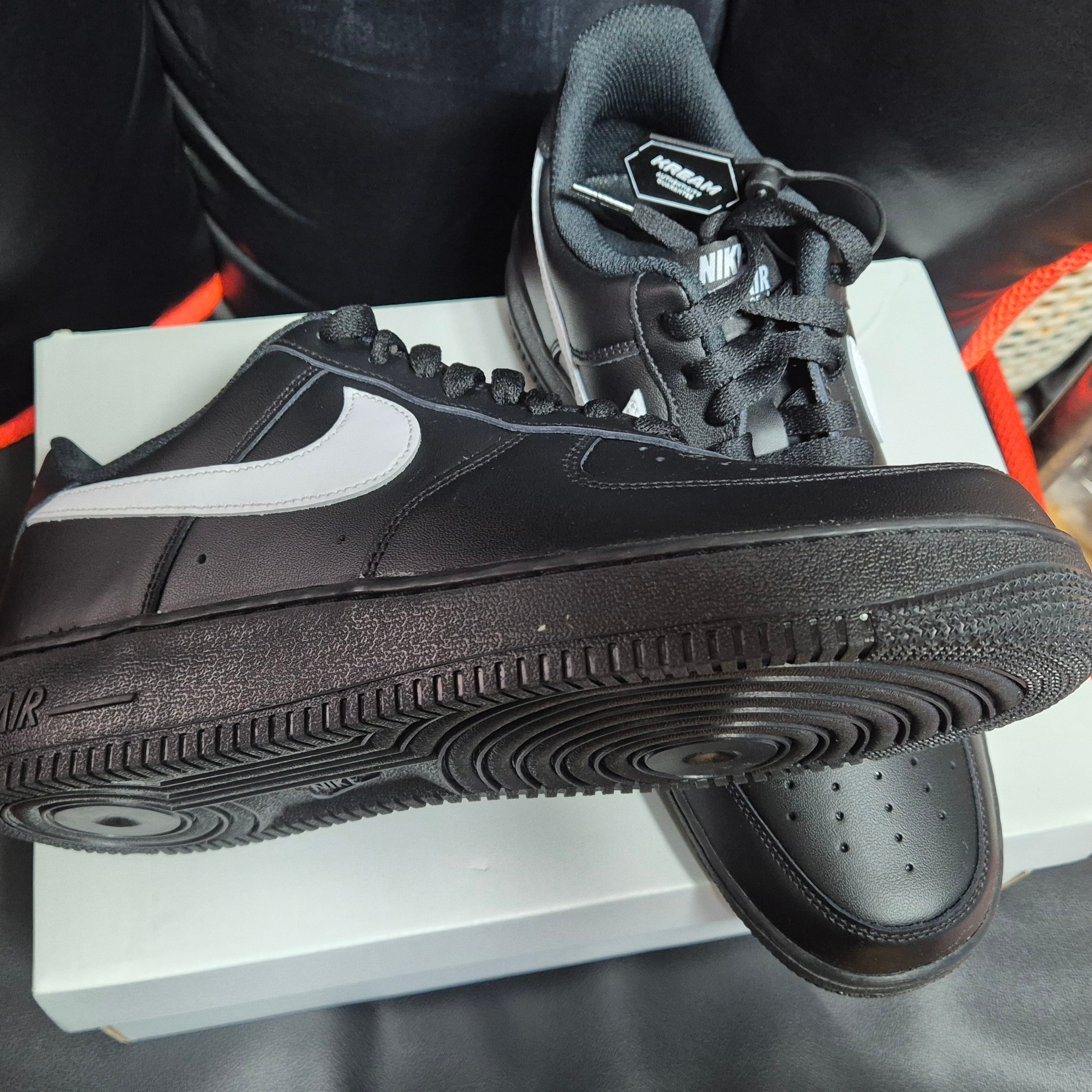 Nike Air Force 1 '07 Black White 착용 스타일 - 2