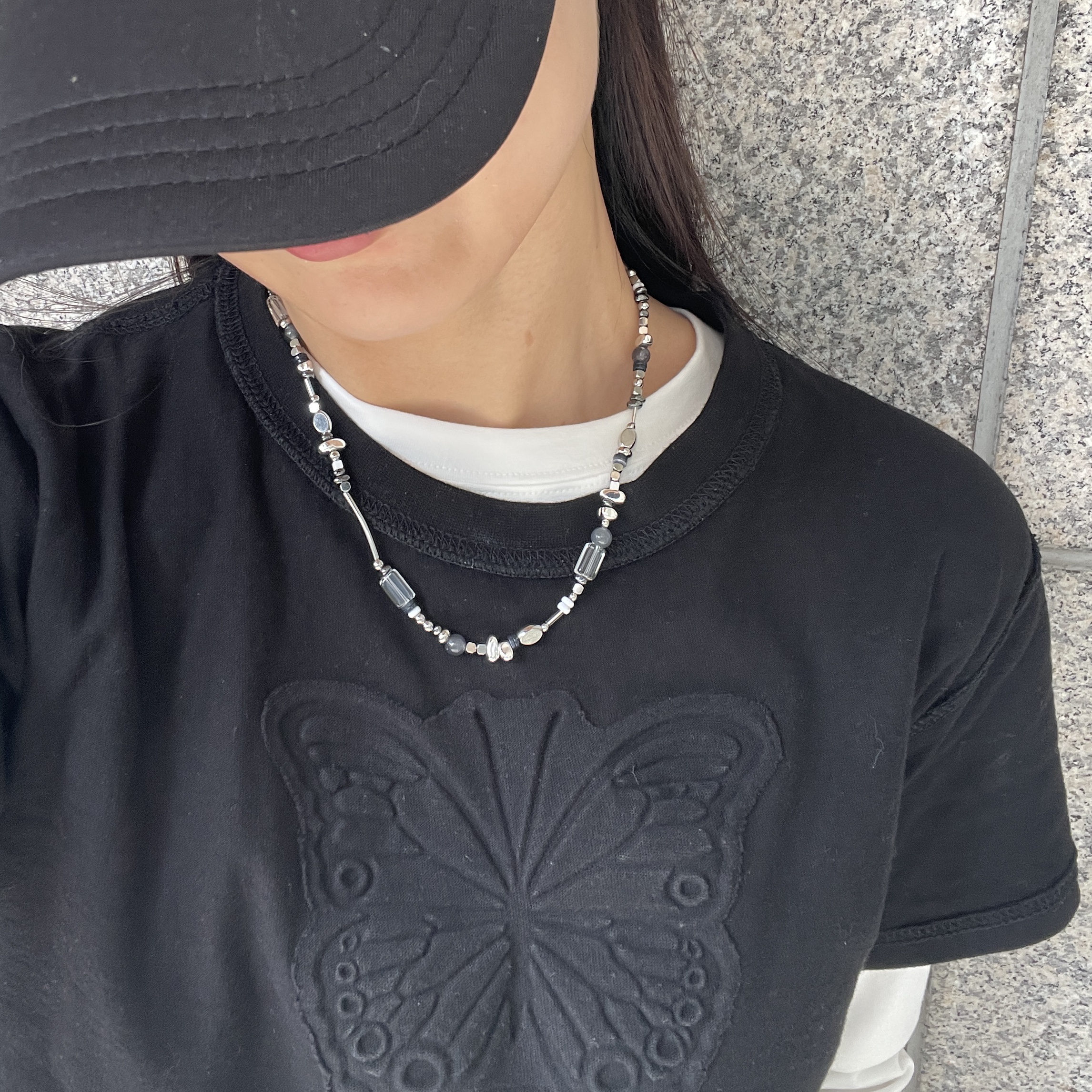 Riomeu Martin Gray Bracelet, Riomeu Martin gray necklace 착용 스타일 - 3