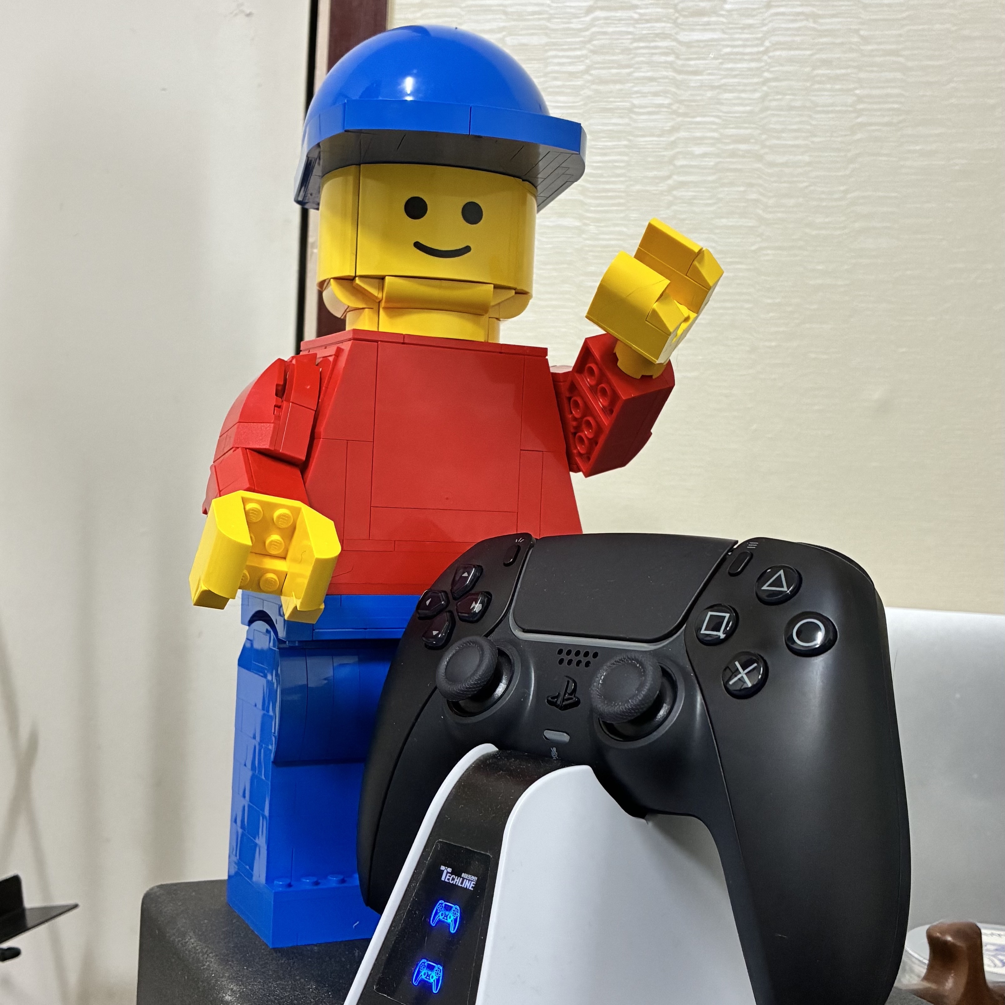 Lego Up-Scaled Lego Minifigure 착용 스타일