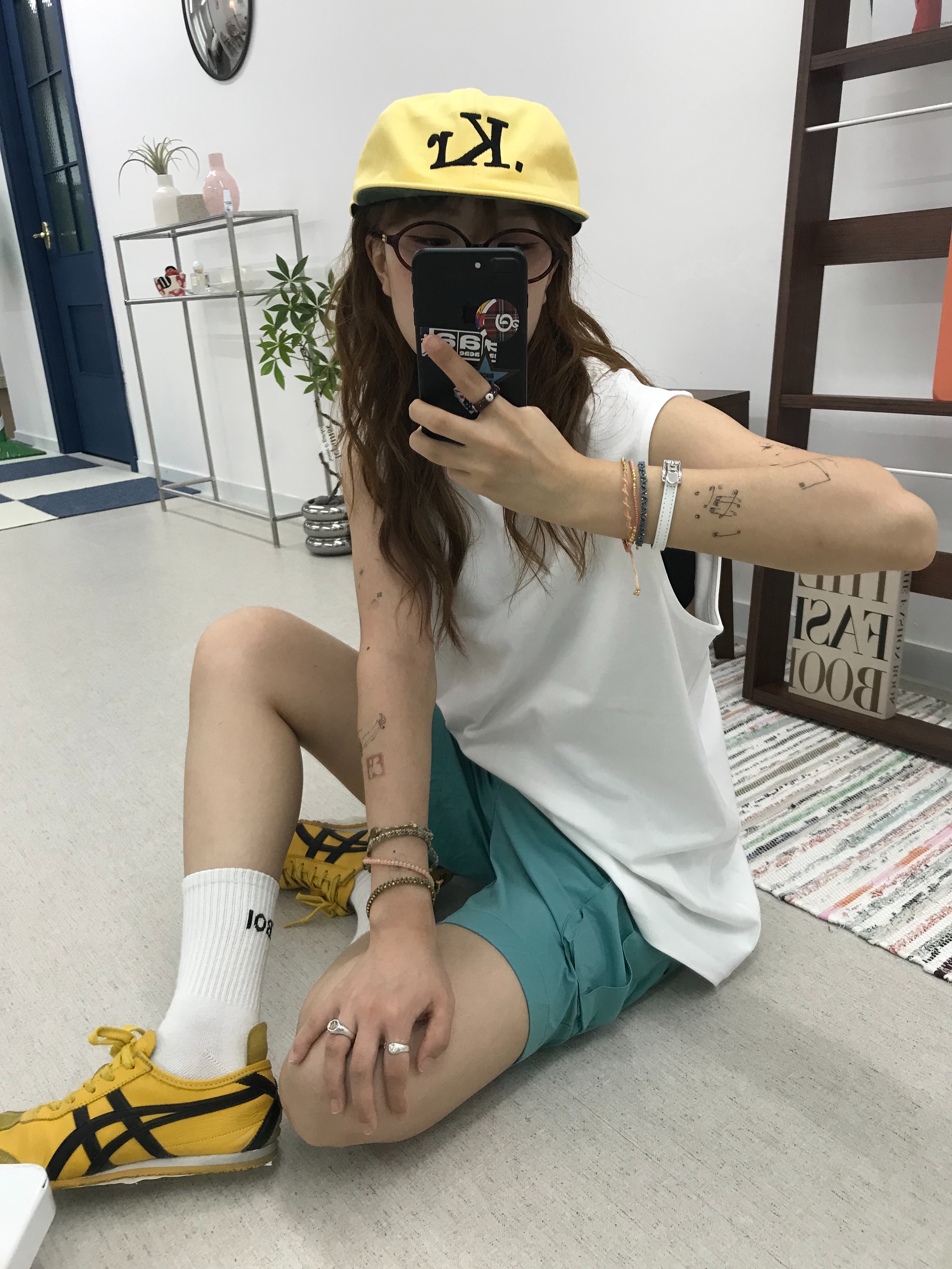 Onitsuka Tiger Mexico 66 Yellow Black 착용 스타일 - 1
