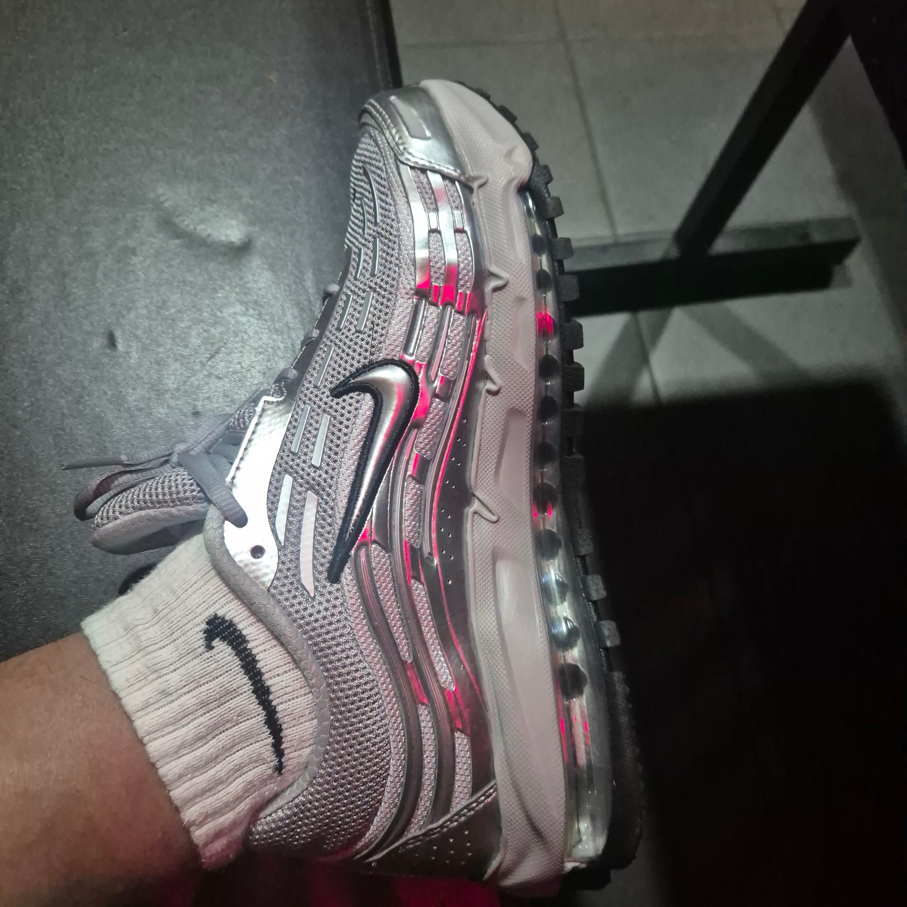 Nike Air Max TL 2.5 Metallic Silver 착용 스타일