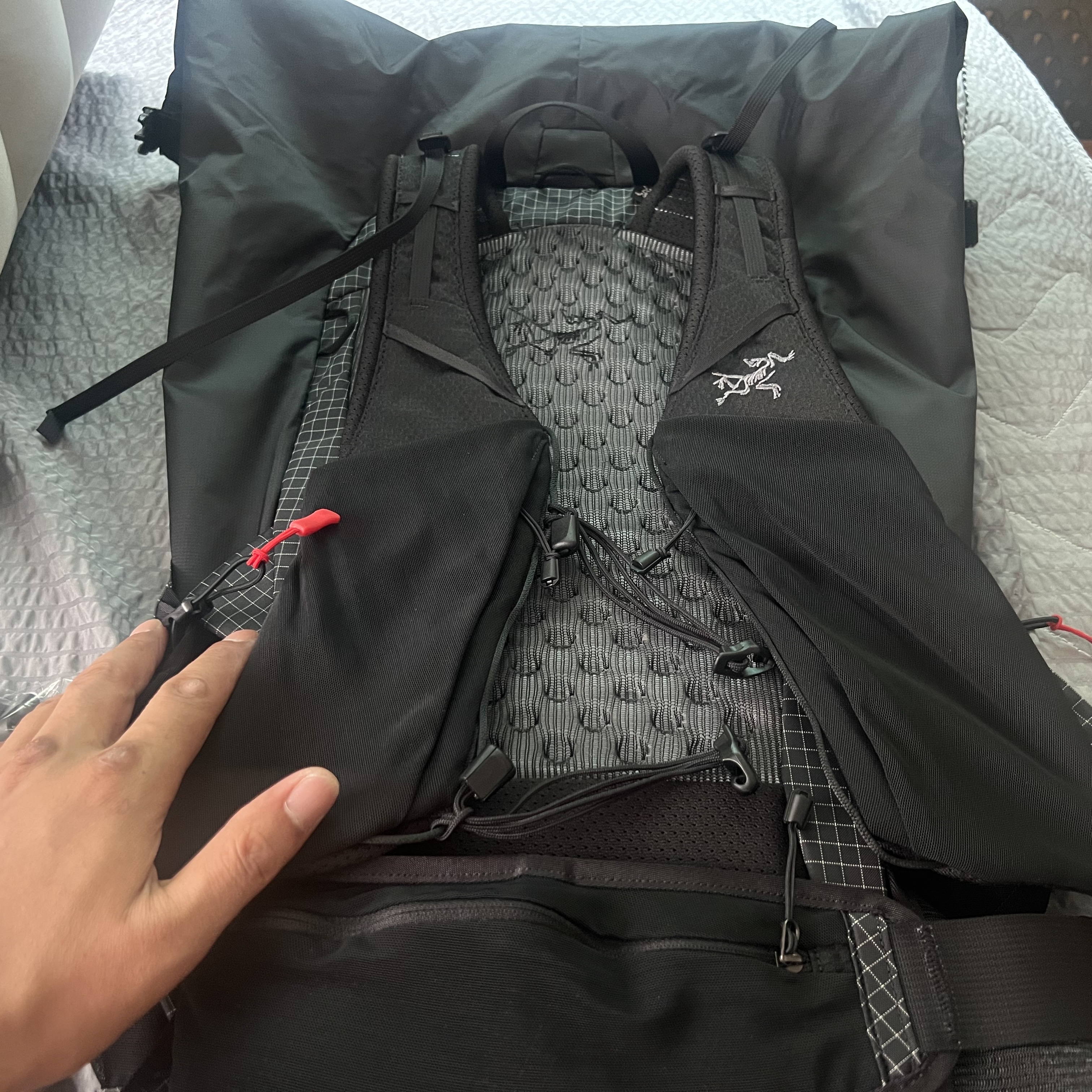 Arc'teryx Aerios 35 Backpack Black 착용 스타일 - 2