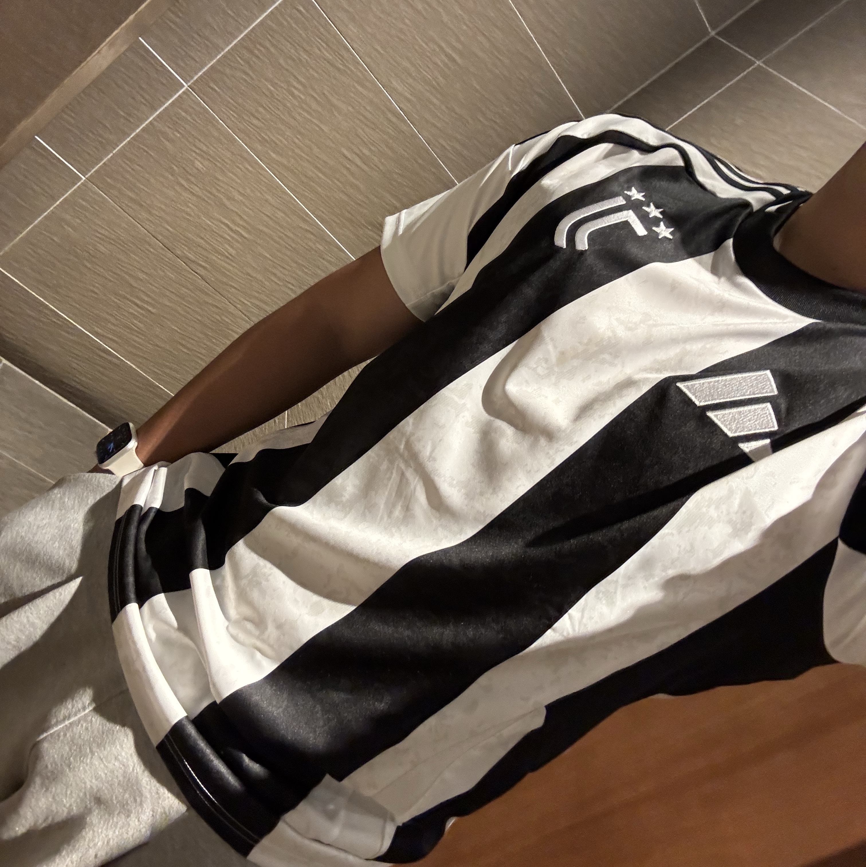 Adidas Juventus 2024/25 Home Jersey White Black - KR Sizing (Non Marking Ver.) 착용 스타일