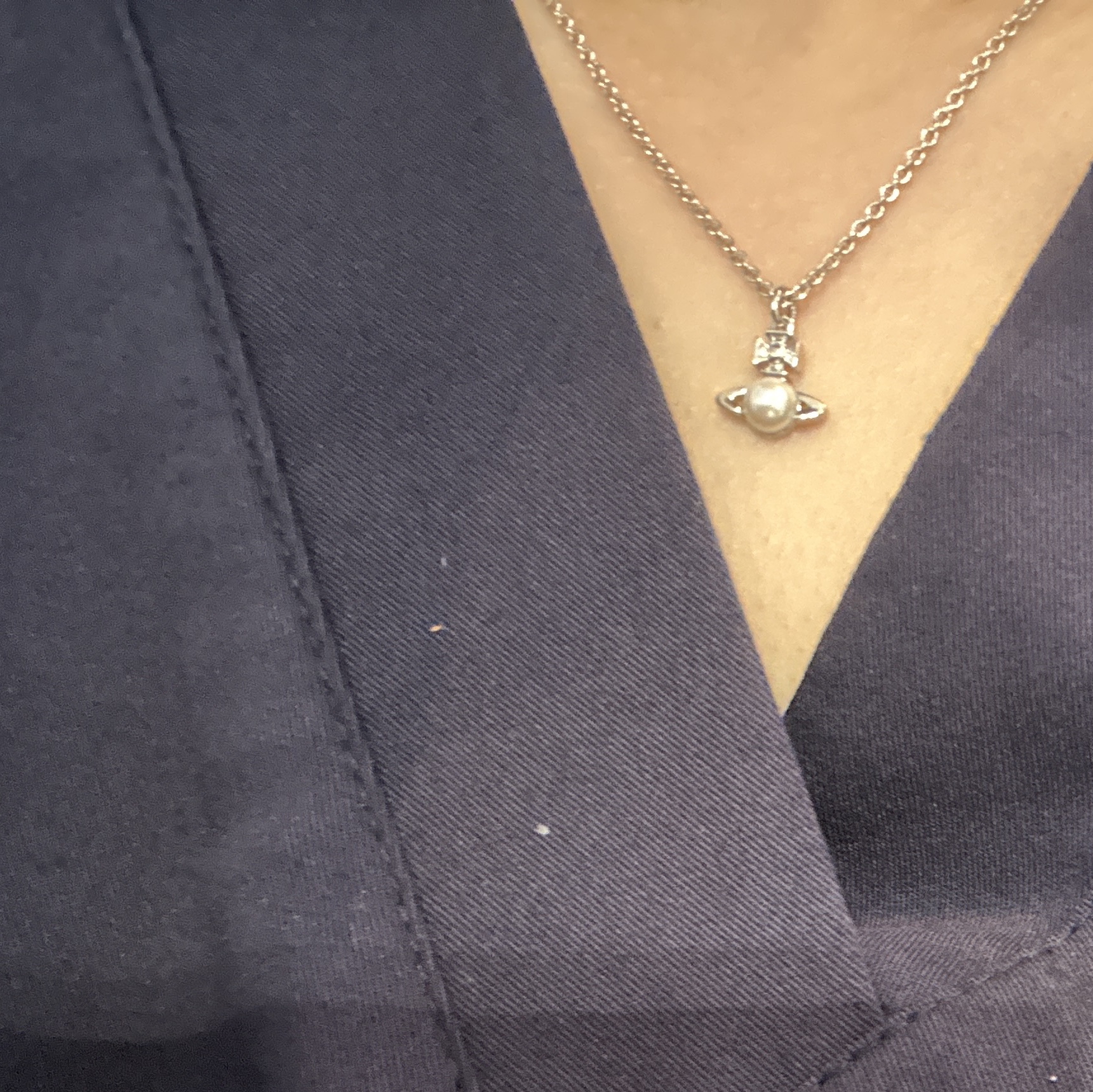Vivienne Westwood Balbina Pearl Pendant Silver 착용 스타일