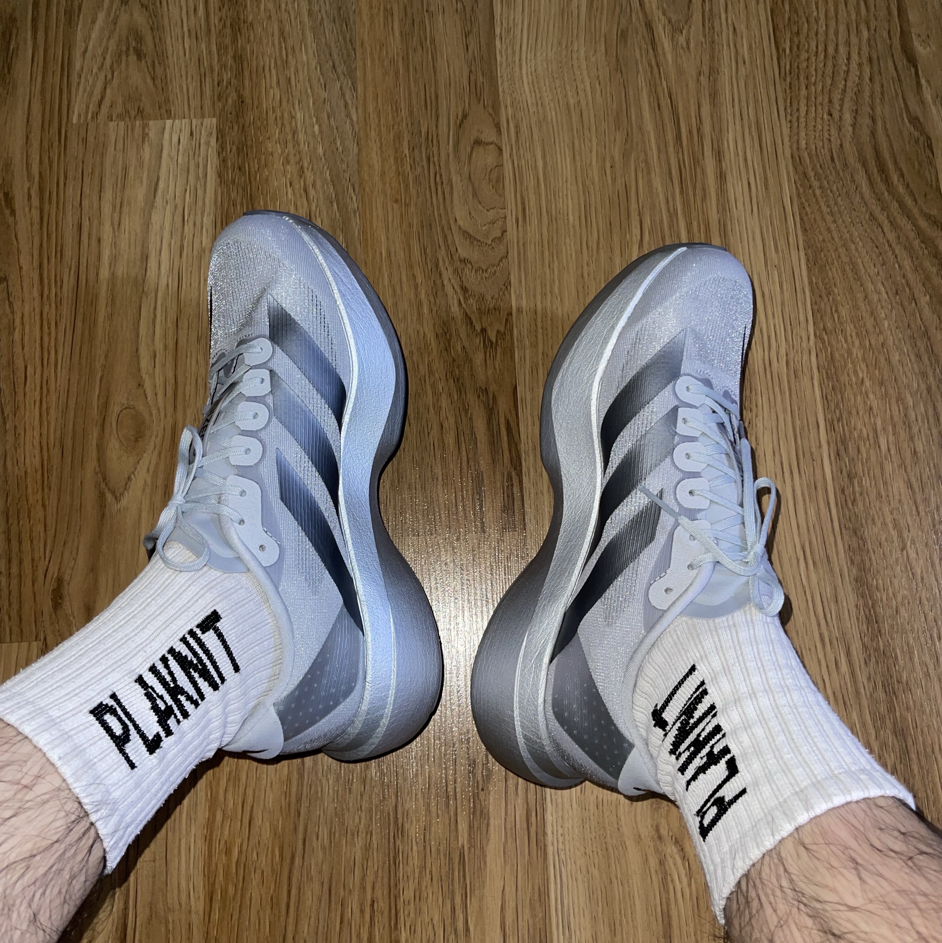 Adidas Adizero EVO SL Silver Metallic Iron Metallic 착용 스타일 - 2