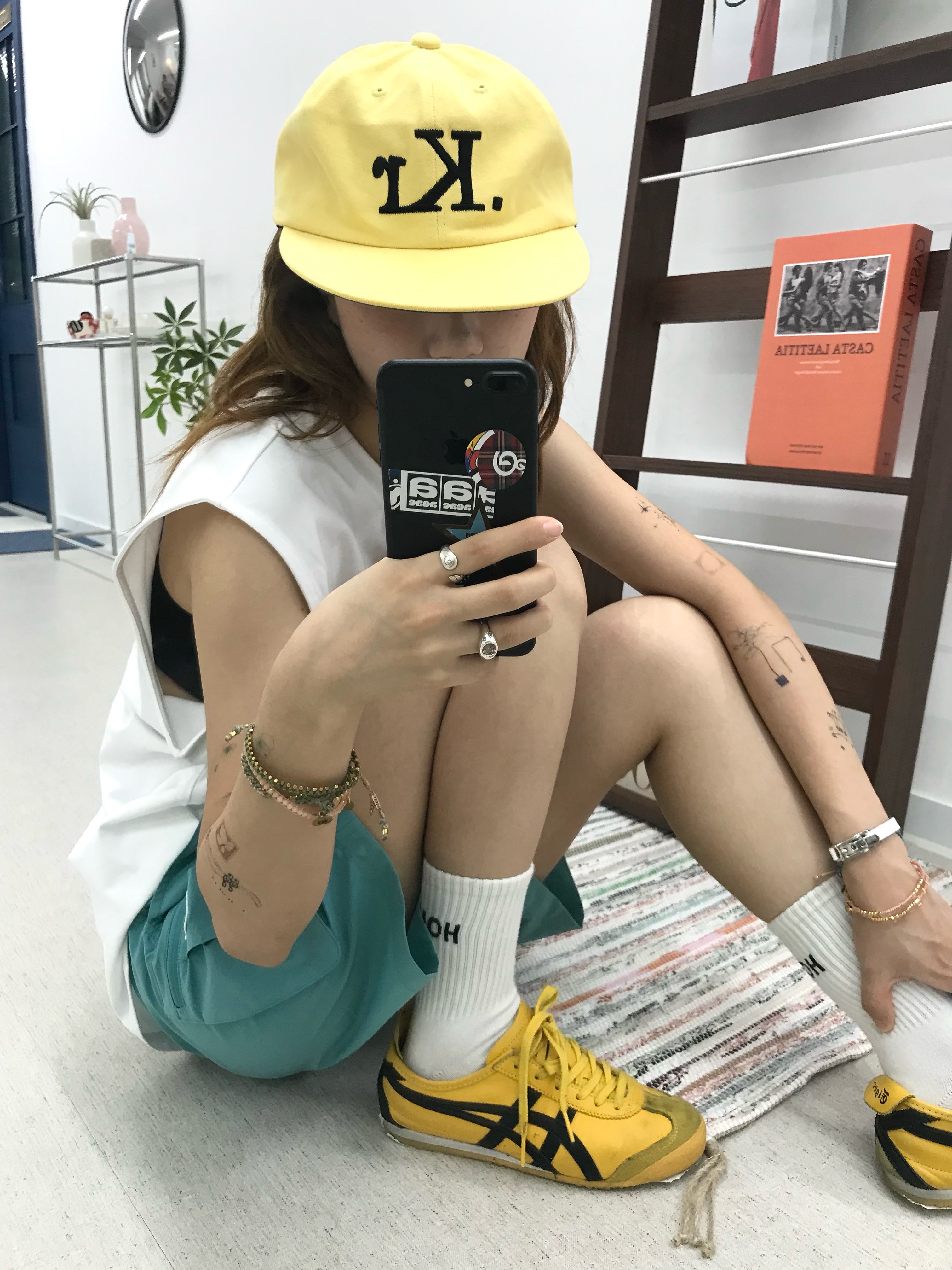 Onitsuka Tiger Mexico 66 Yellow Black 착용 스타일 - 2