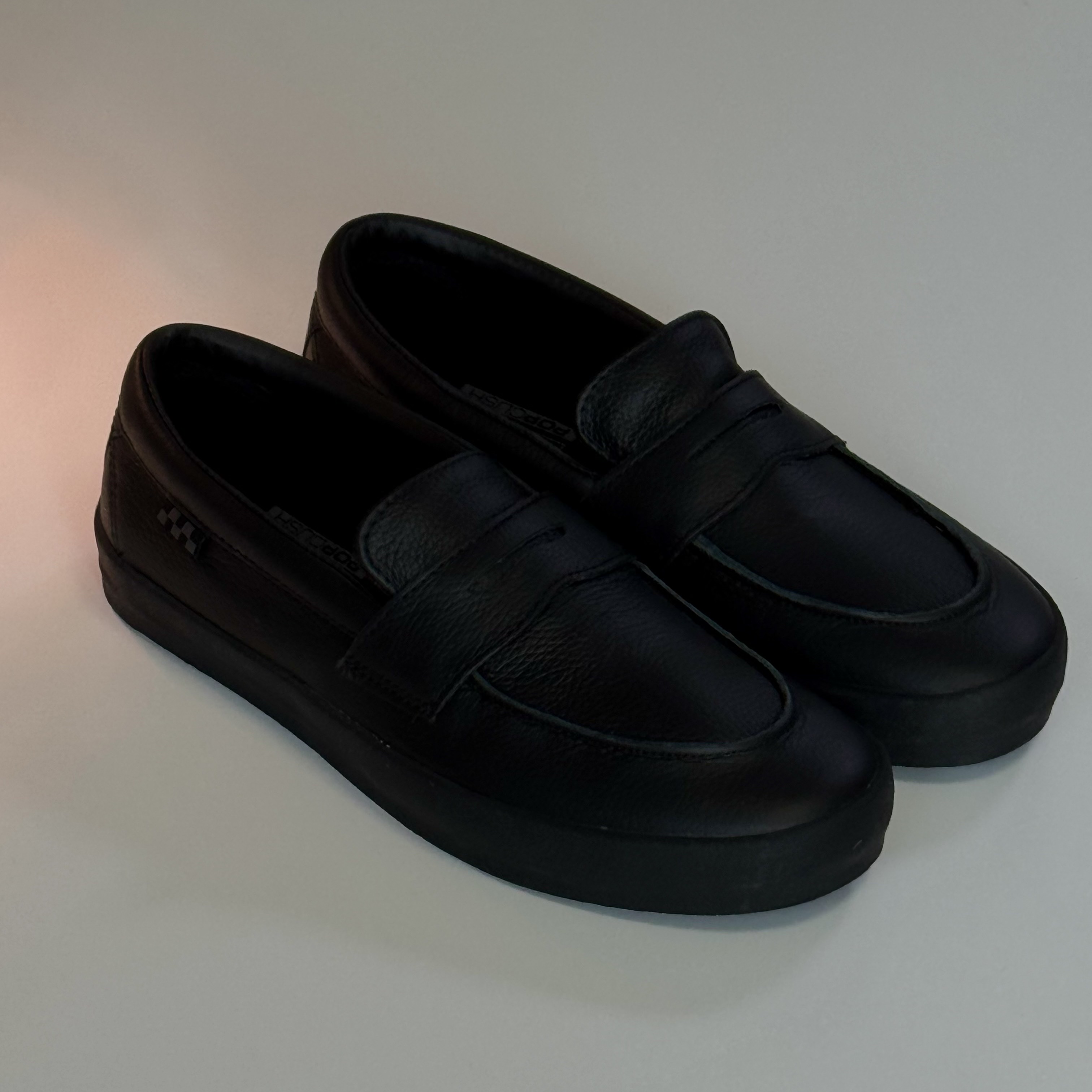 Vans Skate Loafer Black, Vans Skate Loafer Black 착용 스타일 - 1