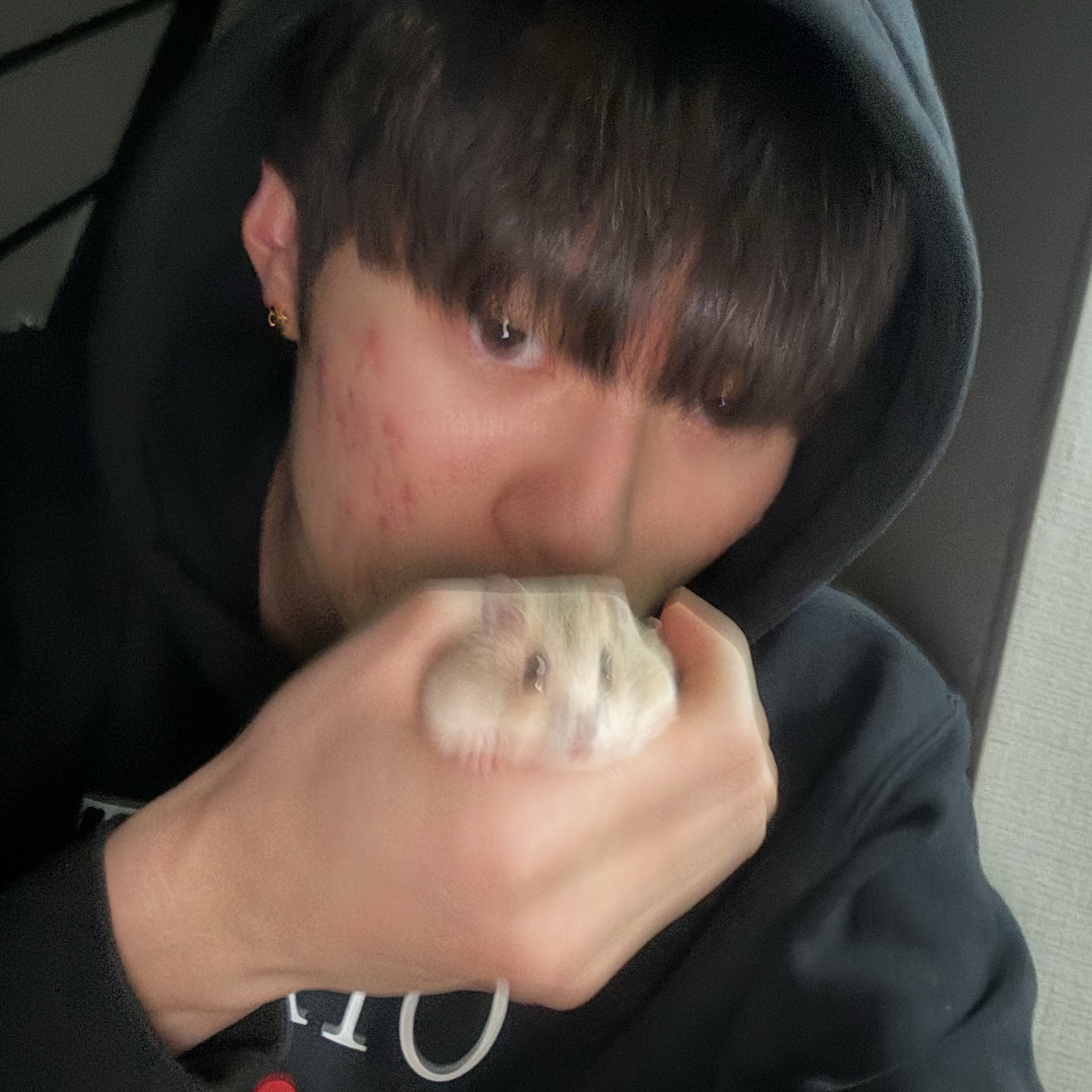 Versace Medusa Stud Earrings Gold, Apple Watch SE 2024 40mm Midnight Aluminium Case with Sport Band S/M Midnight (Korean Ver.) 착용 스타일 - 3