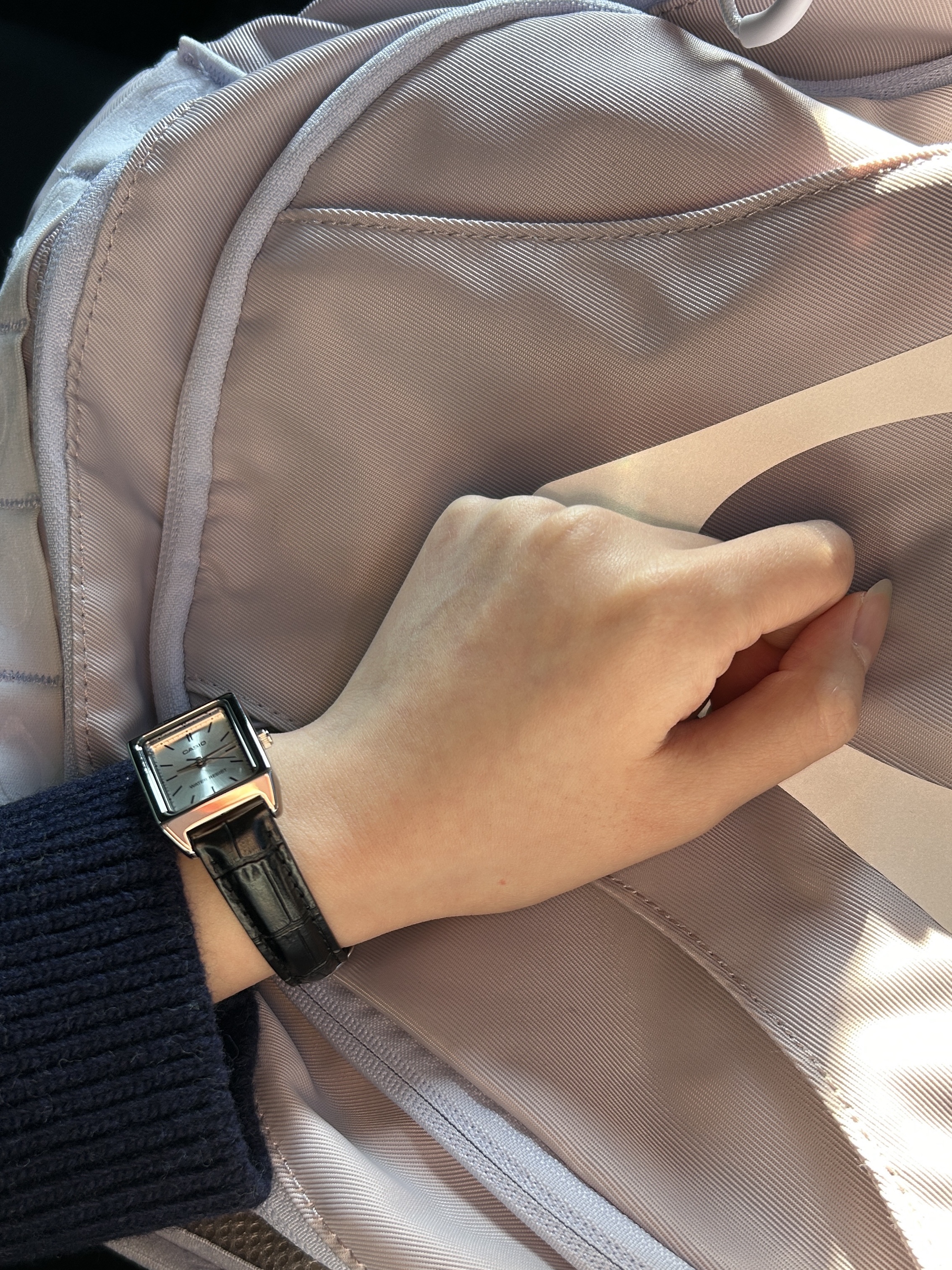 Casio LTP-V007L-7E1 착용 스타일