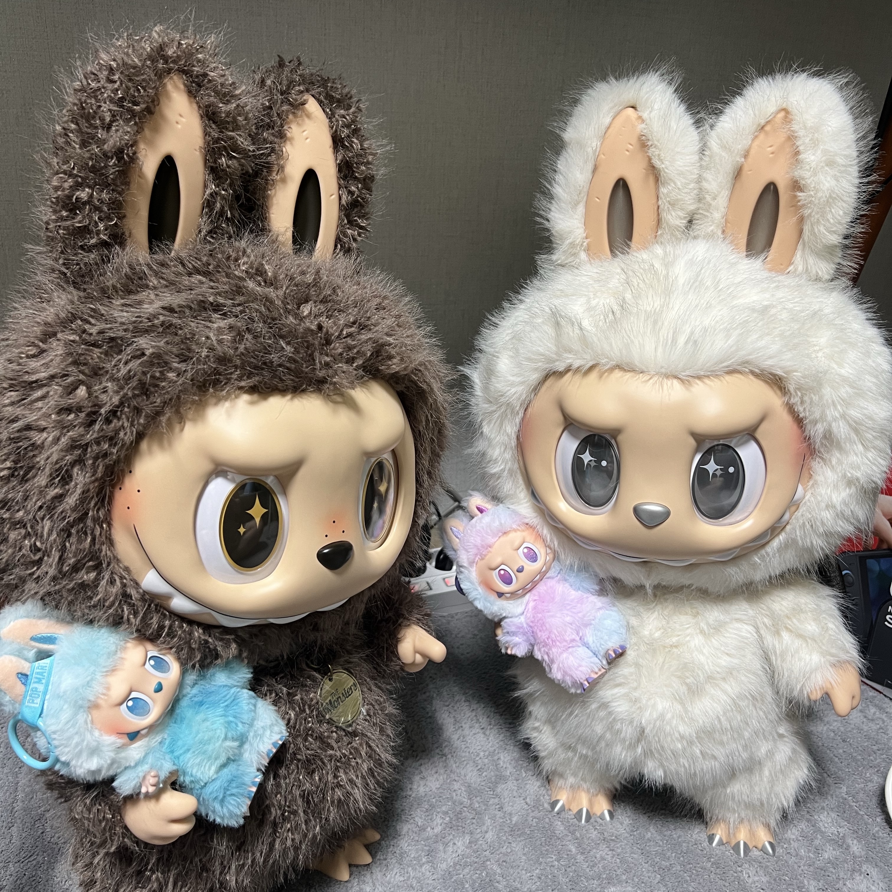 Pop Mart The Monsters Zimomo Angel In Clouds Vinyl Face Doll, Pop Mart The Monsters I Found You Vinyl Face Doll 착용 스타일